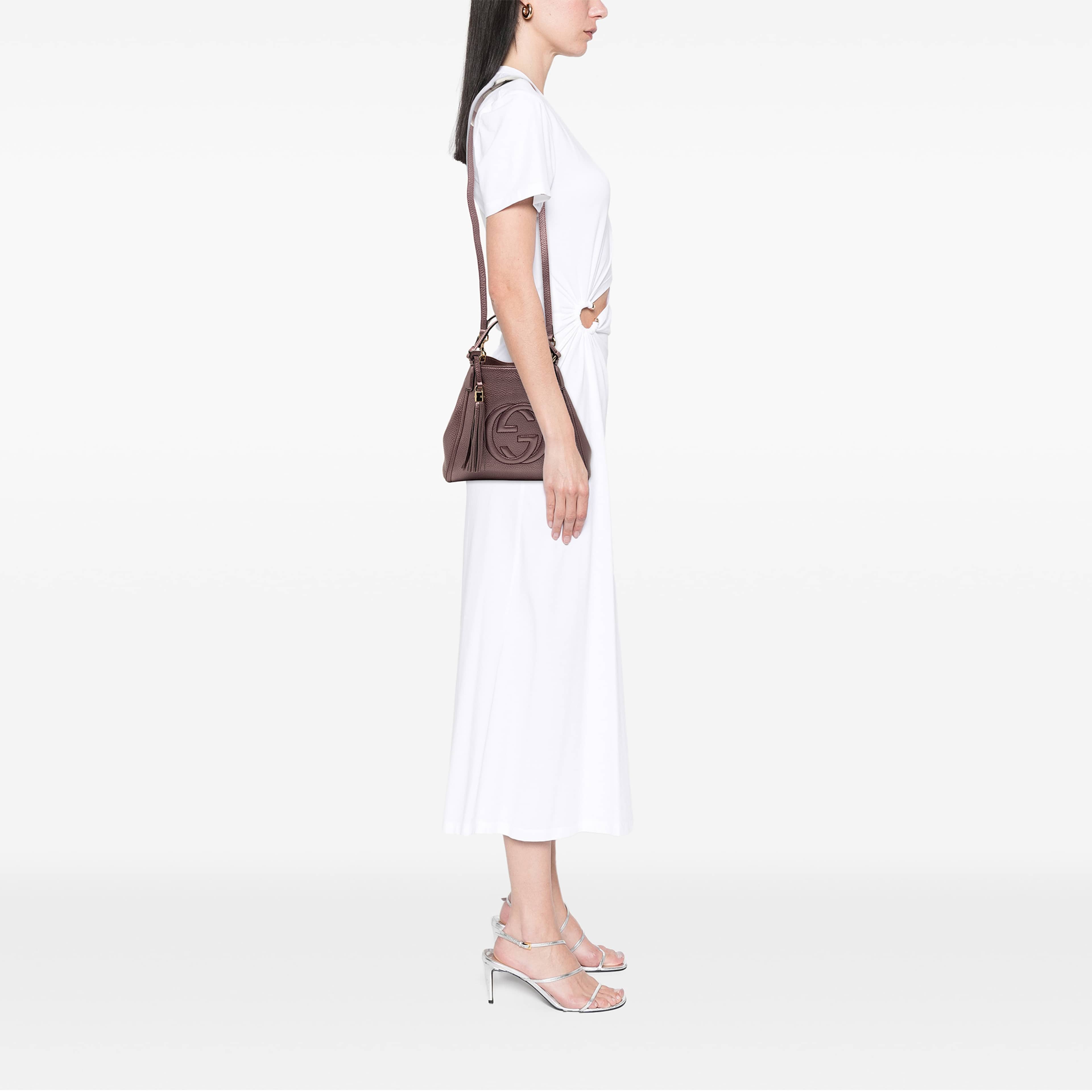 Gucci Small Calfskin Soho Satchel, från Luxclusif, i färgen purpur. Klicka för att öppna bilden i stort format