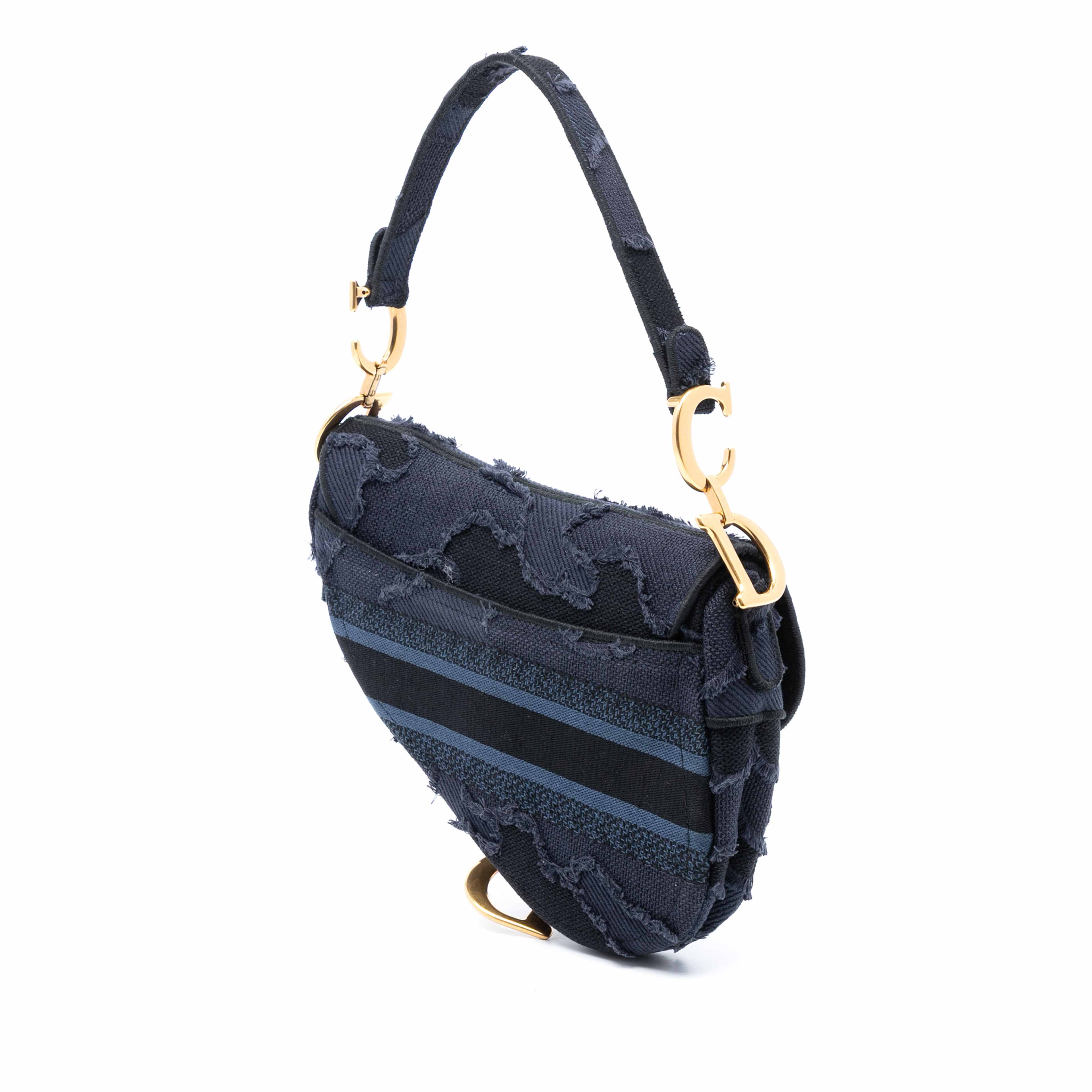 Dior Camouflage Embroidered Canvas Saddle Bag, från Luxclusif, i färgen blå. Klicka för att öppna bilden i stort format