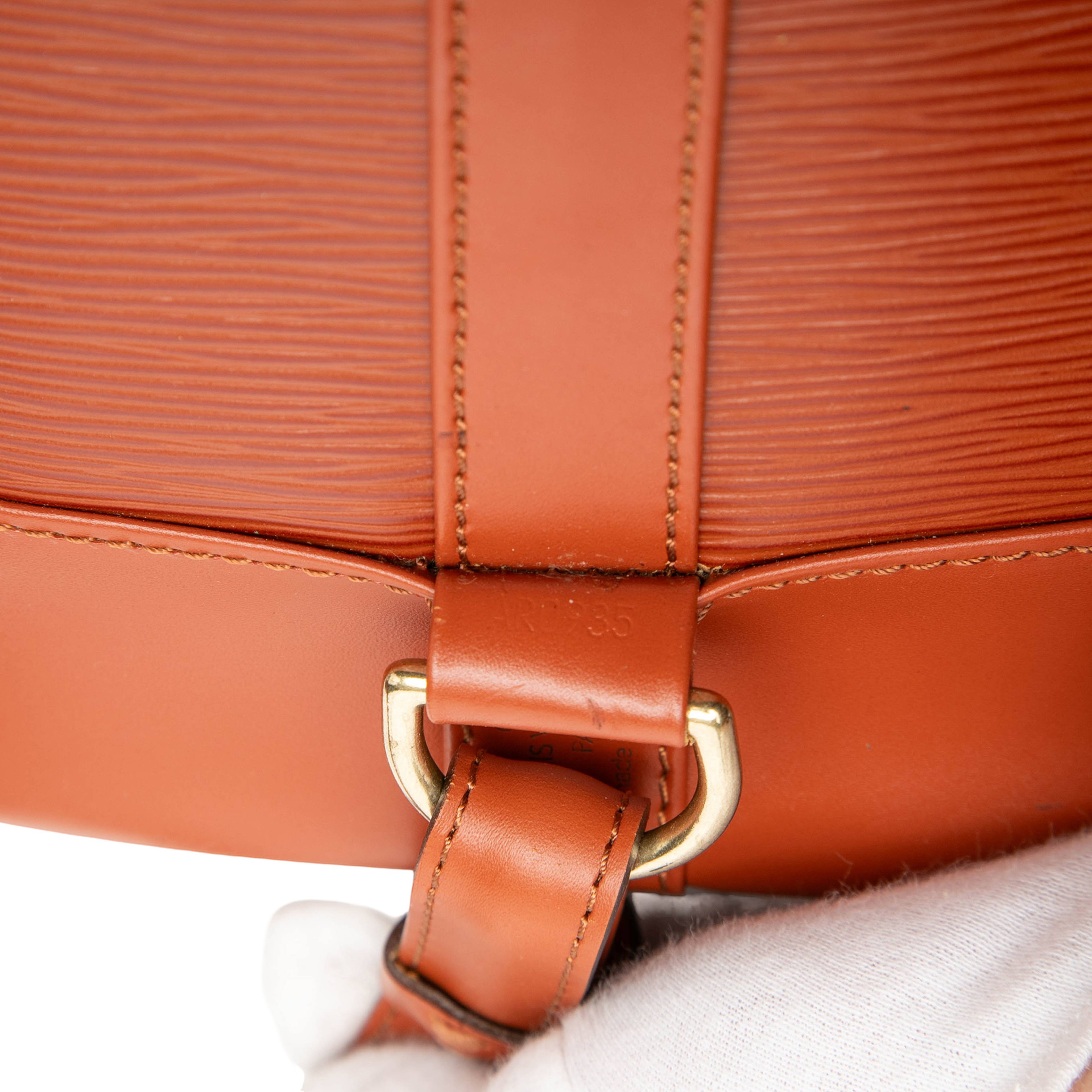 Louis Vuitton Epi Randonnee Pm, från Luxclusif, i färgen brown. Klicka för att öppna bilden i stort format