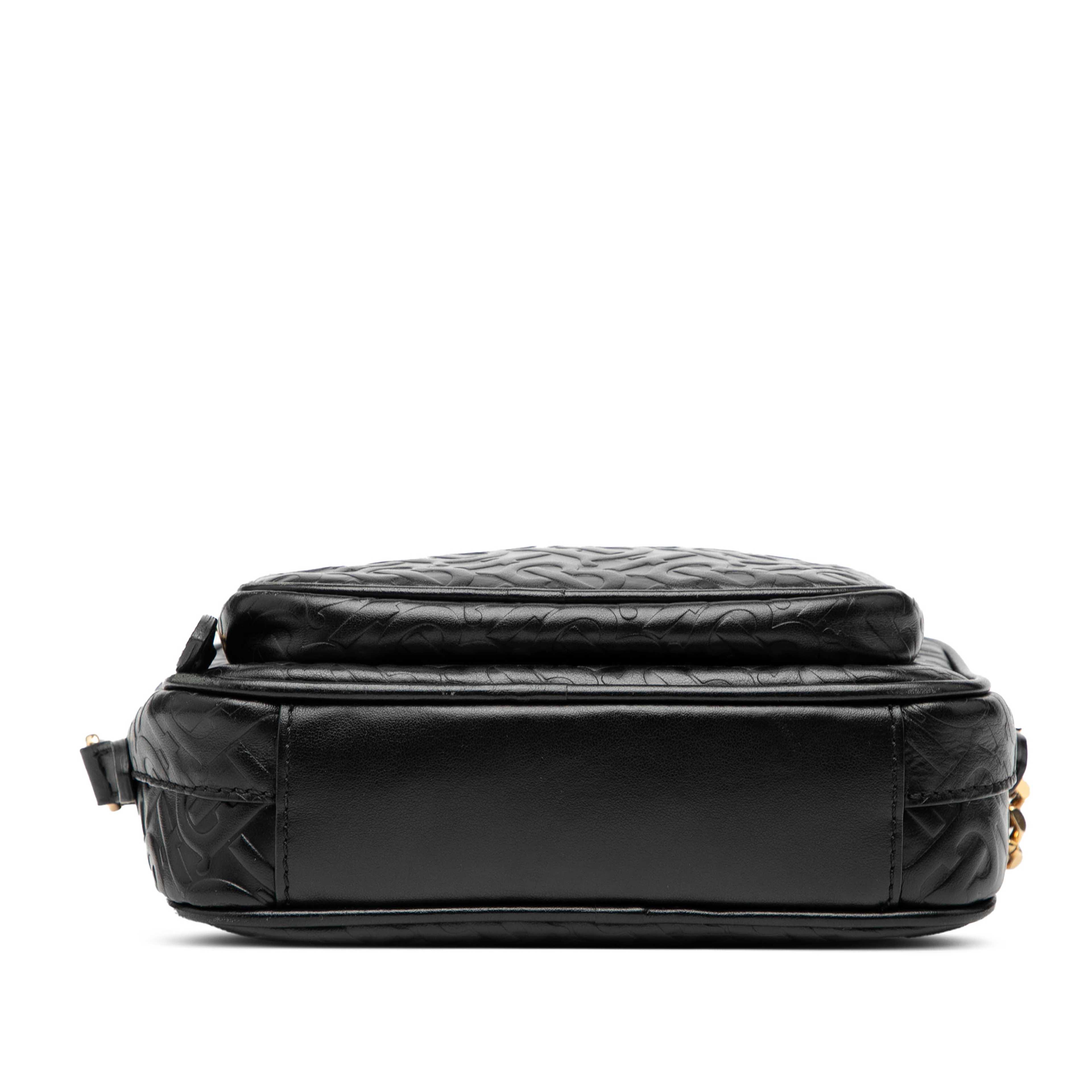 Burberry Embossed Calfskin Tb Monogram Camera Chain Crossbody, från Luxclusif, i färgen svart. Klicka för att öppna bilden i stort format