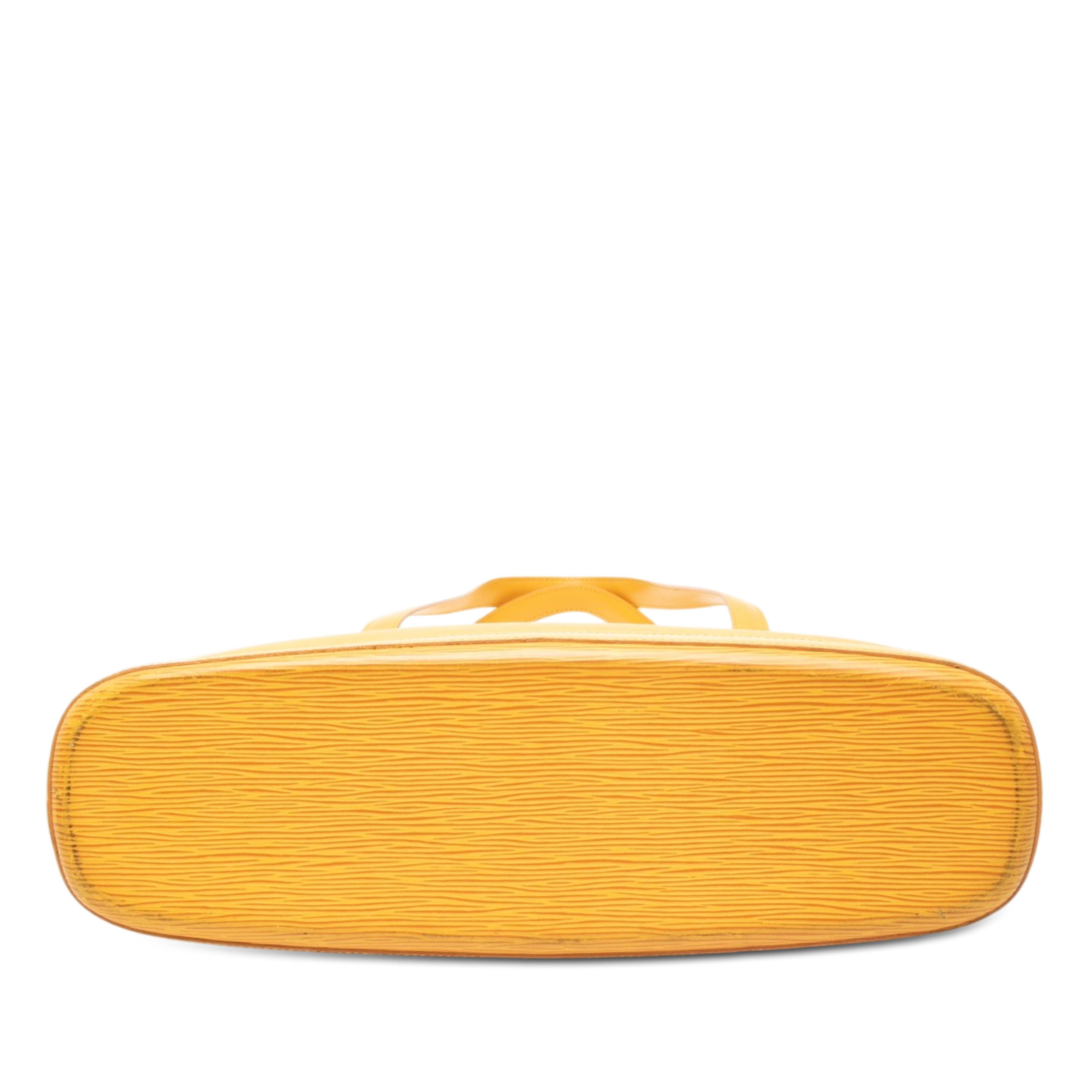 Louis Vuitton Epi Lussac, från Luxclusif, i färgen yellow. Klicka för att öppna bilden i stort format