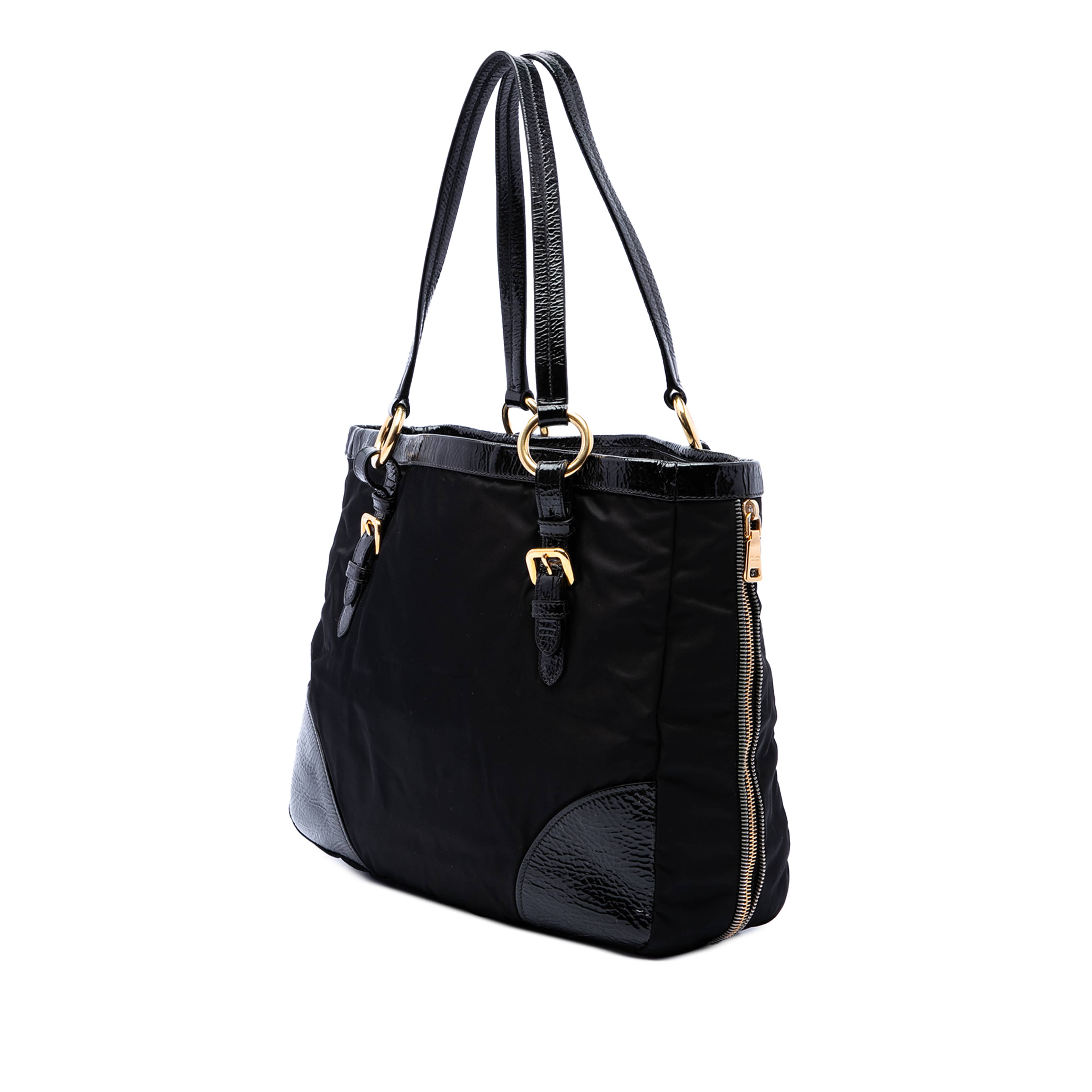 Prada Patent Trimmed Tessuto Expandable Zip Around Tote, från Luxclusif, i färgen svart. Klicka för att öppna bilden i stort format
