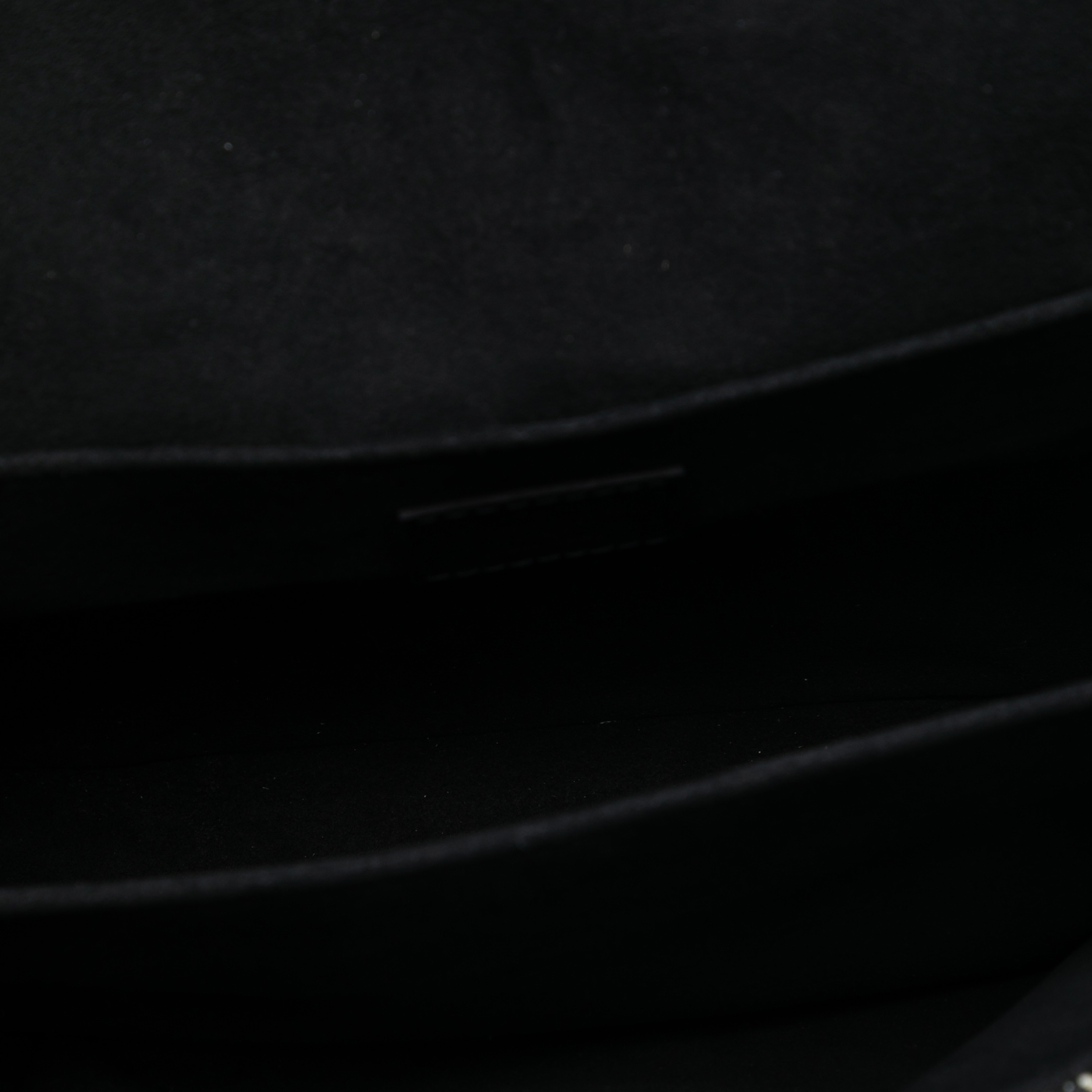 Louis Vuitton Monogram Jacquard Since 1854 Pochette Metis, från Luxclusif, i färgen black. Klicka för att öppna bilden i stort format