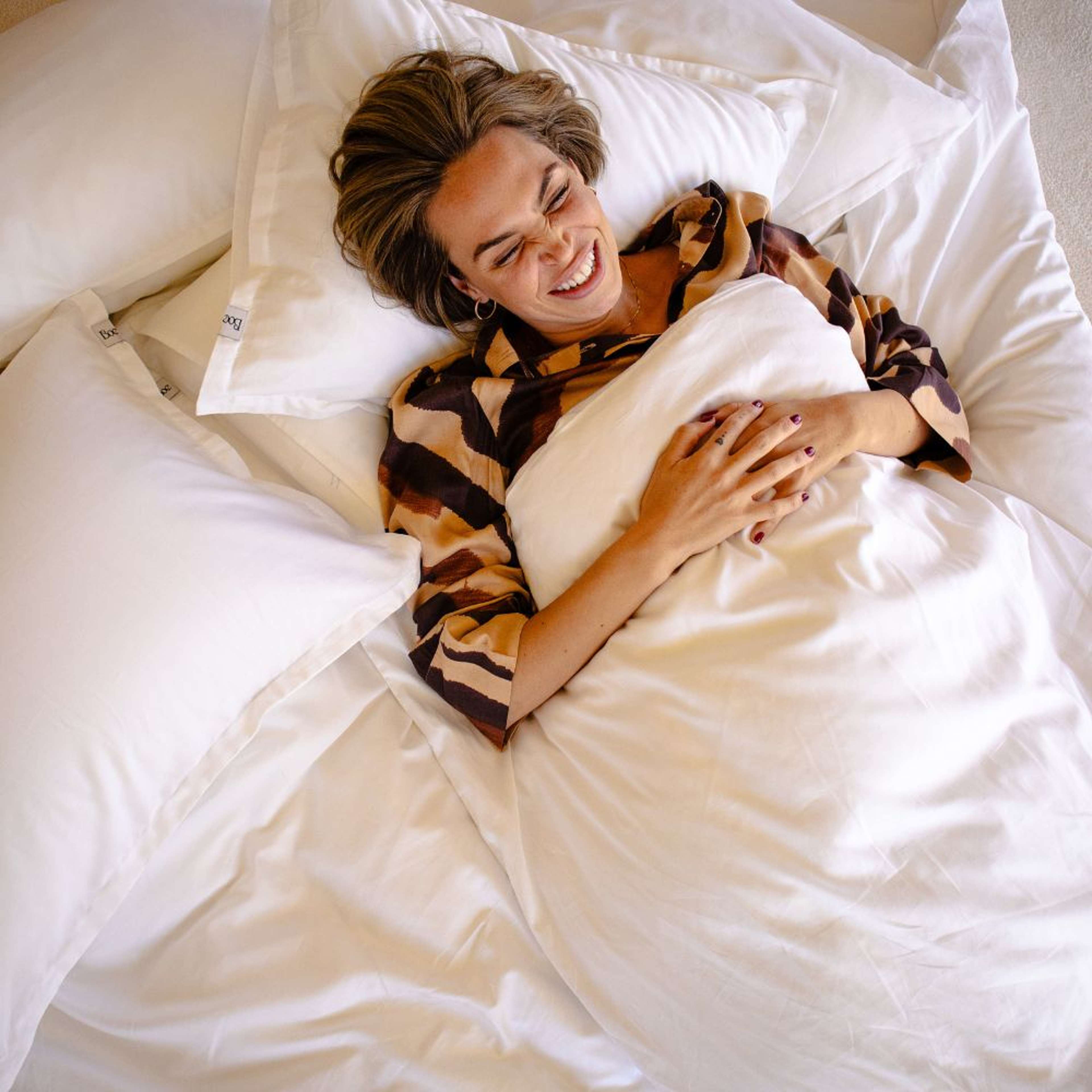 Regency Lee - Bäddset 150x210, från Home of ESS, i färgen white. Klicka för att öppna bilden i stort format