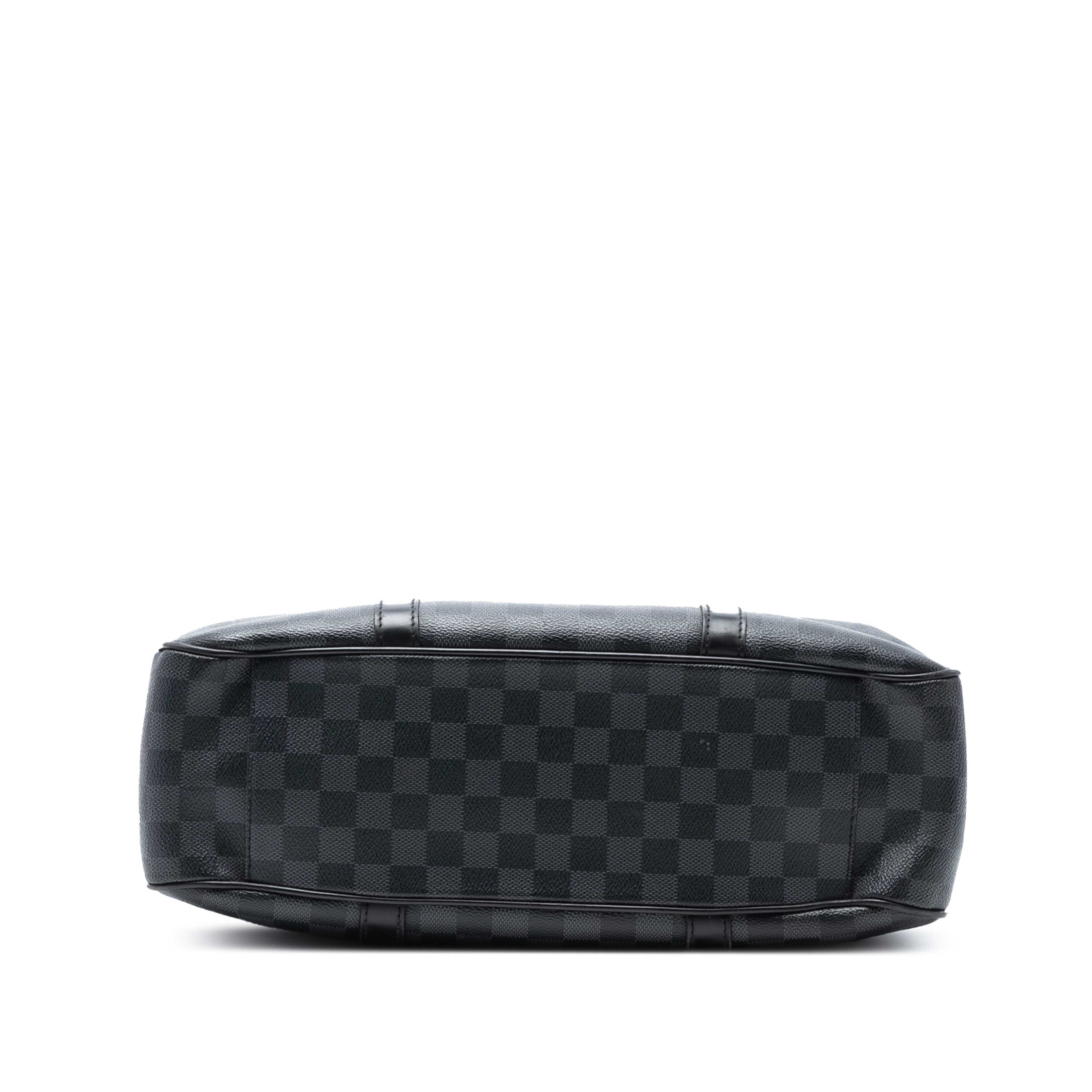 Louis Vuitton Damier Graphite Tadao Pm, från Luxclusif, i färgen black. Klicka för att öppna bilden i stort format