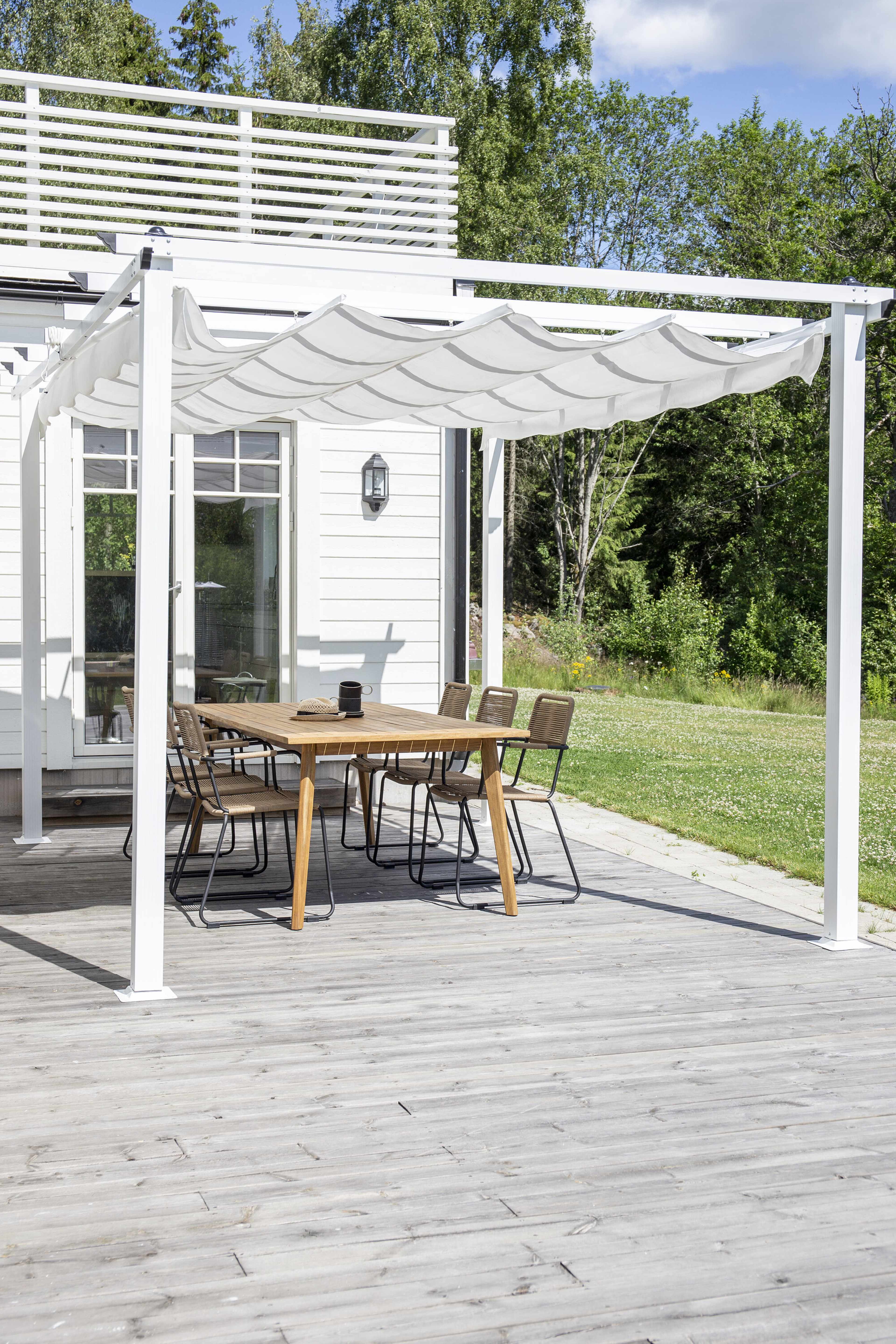 Lazio Pergola, från Venture Home, i färgen white. Klicka för att öppna bilden i stort format