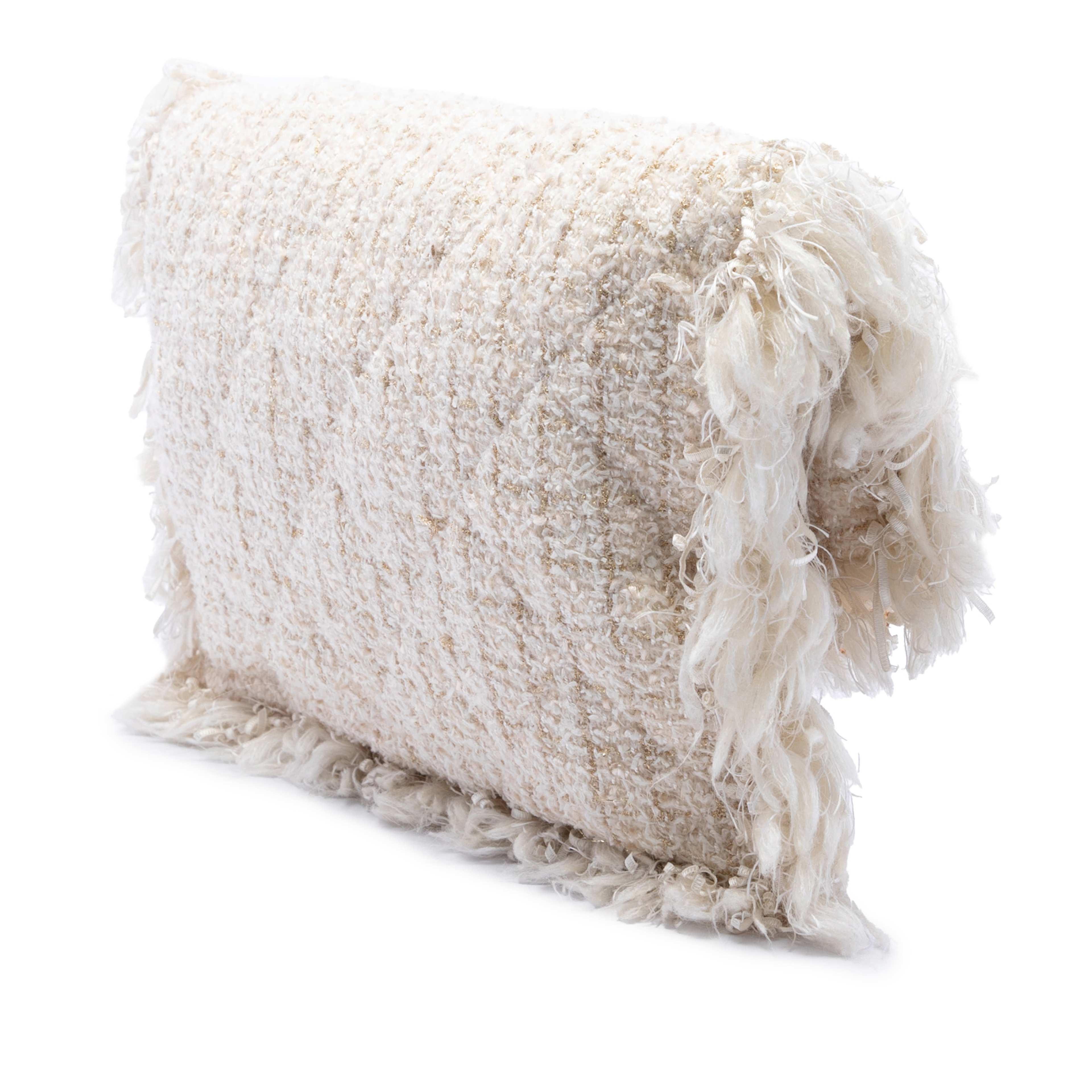 Chanel Paris Cosmopolite Tweed Fringe Clutch, från Luxclusif, i färgen brun. Klicka för att öppna bilden i stort format