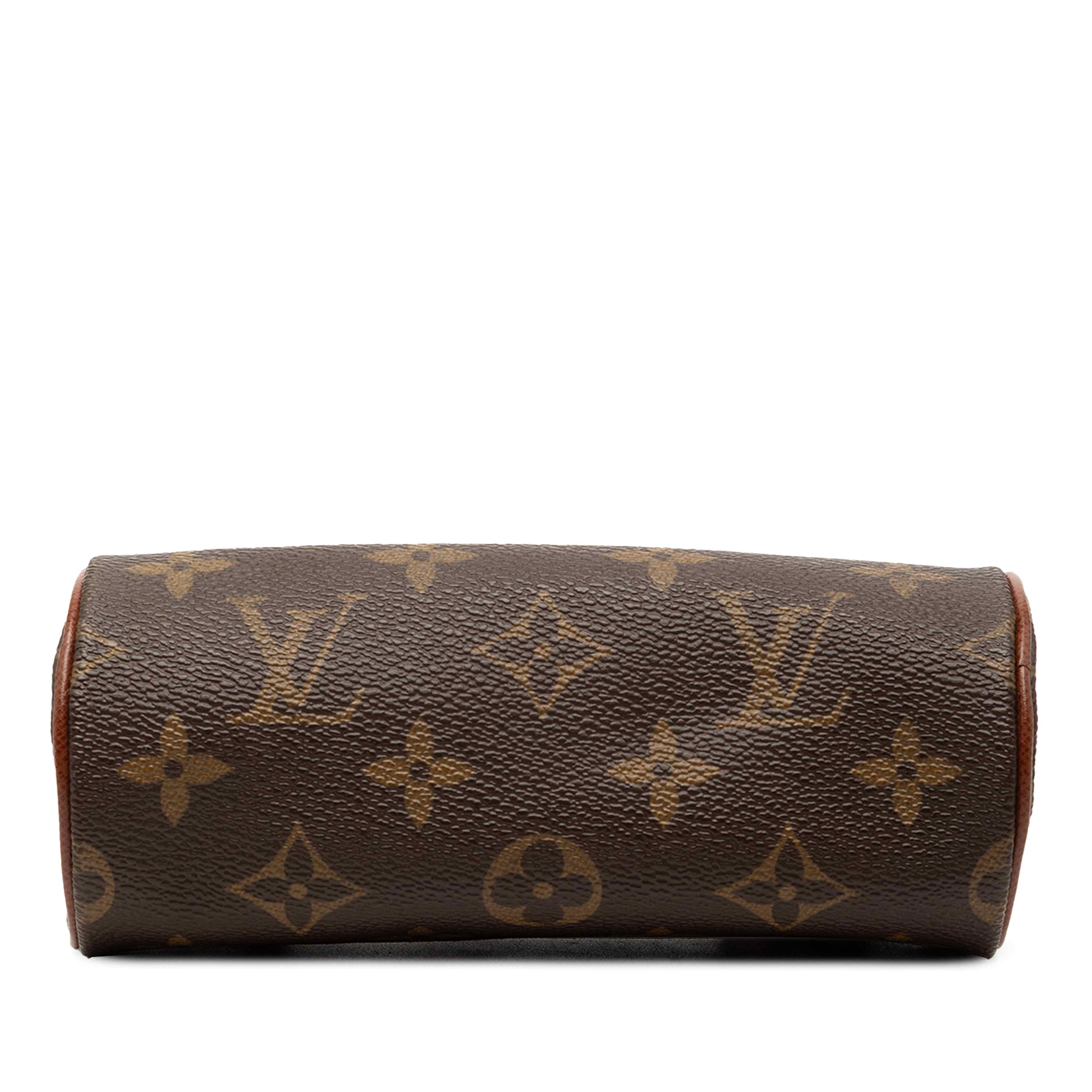 Louis Vuitton Monogram Papillon Pochette, från Luxclusif, i färgen brown. Klicka för att öppna bilden i stort format