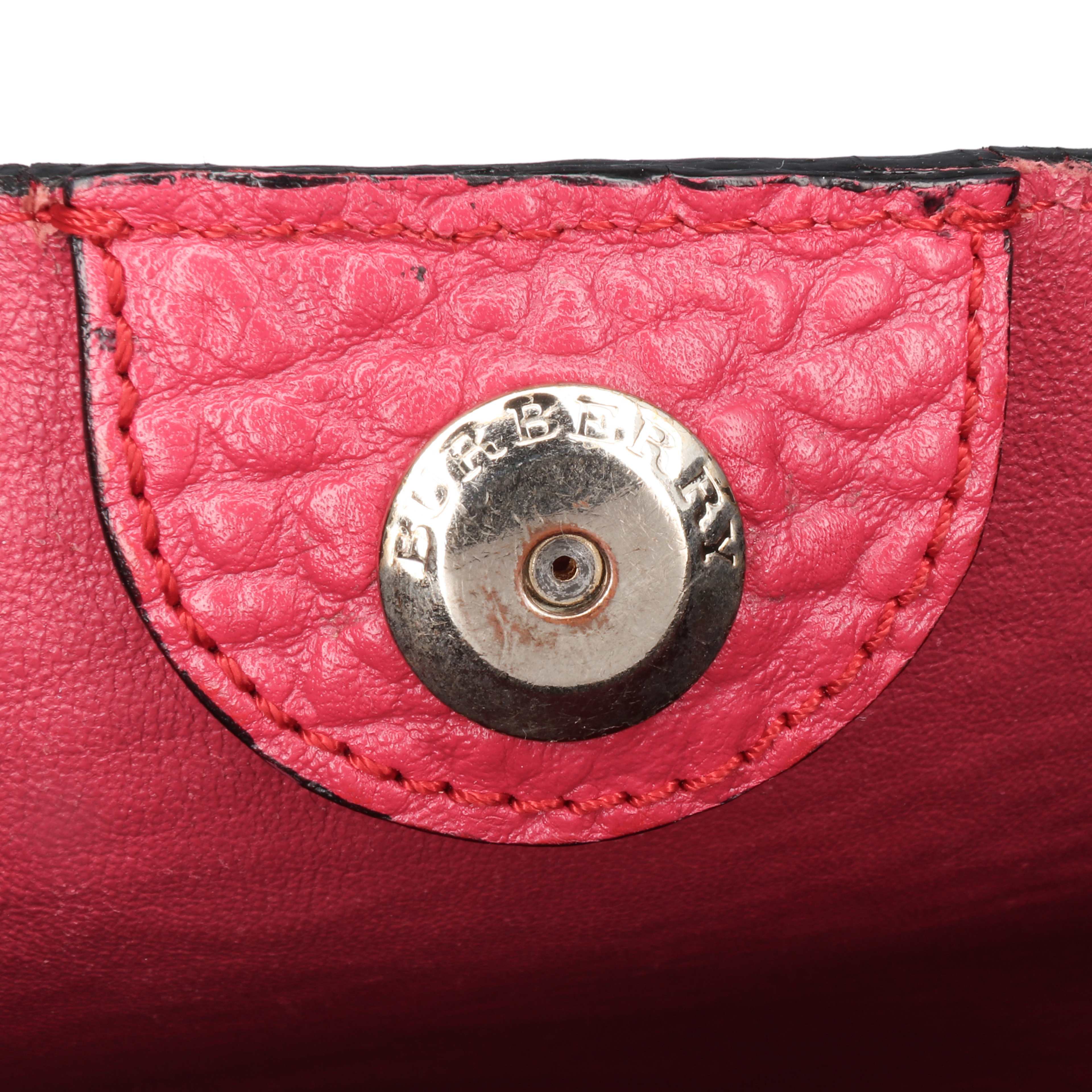 Burberry Small Embossed Grain Check Leather Canterbury Tote, från Luxclusif, i färgen dark pink.