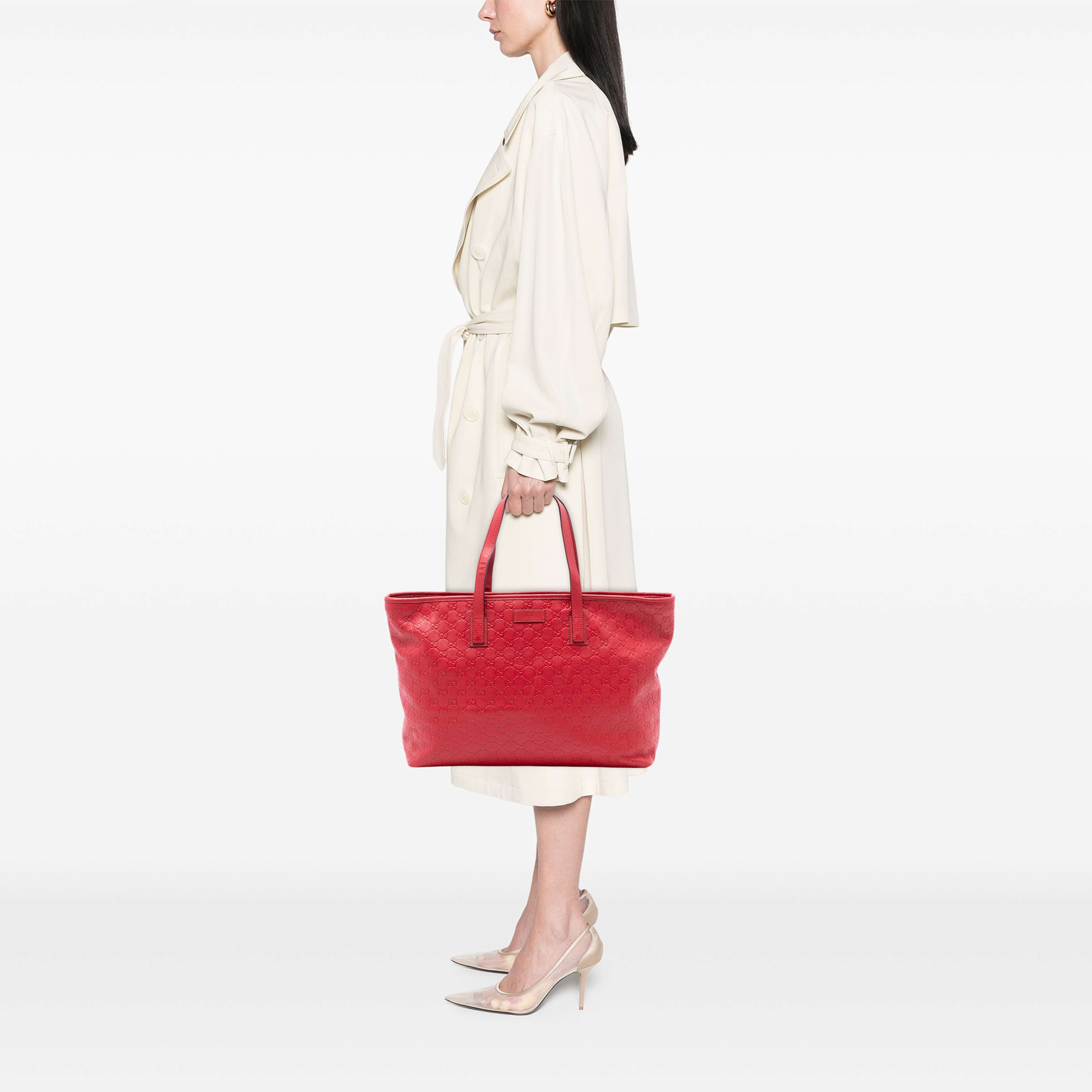 Gucci Large Guccissima Tote, från Luxclusif, i färgen röd. Klicka för att öppna bilden i stort format
