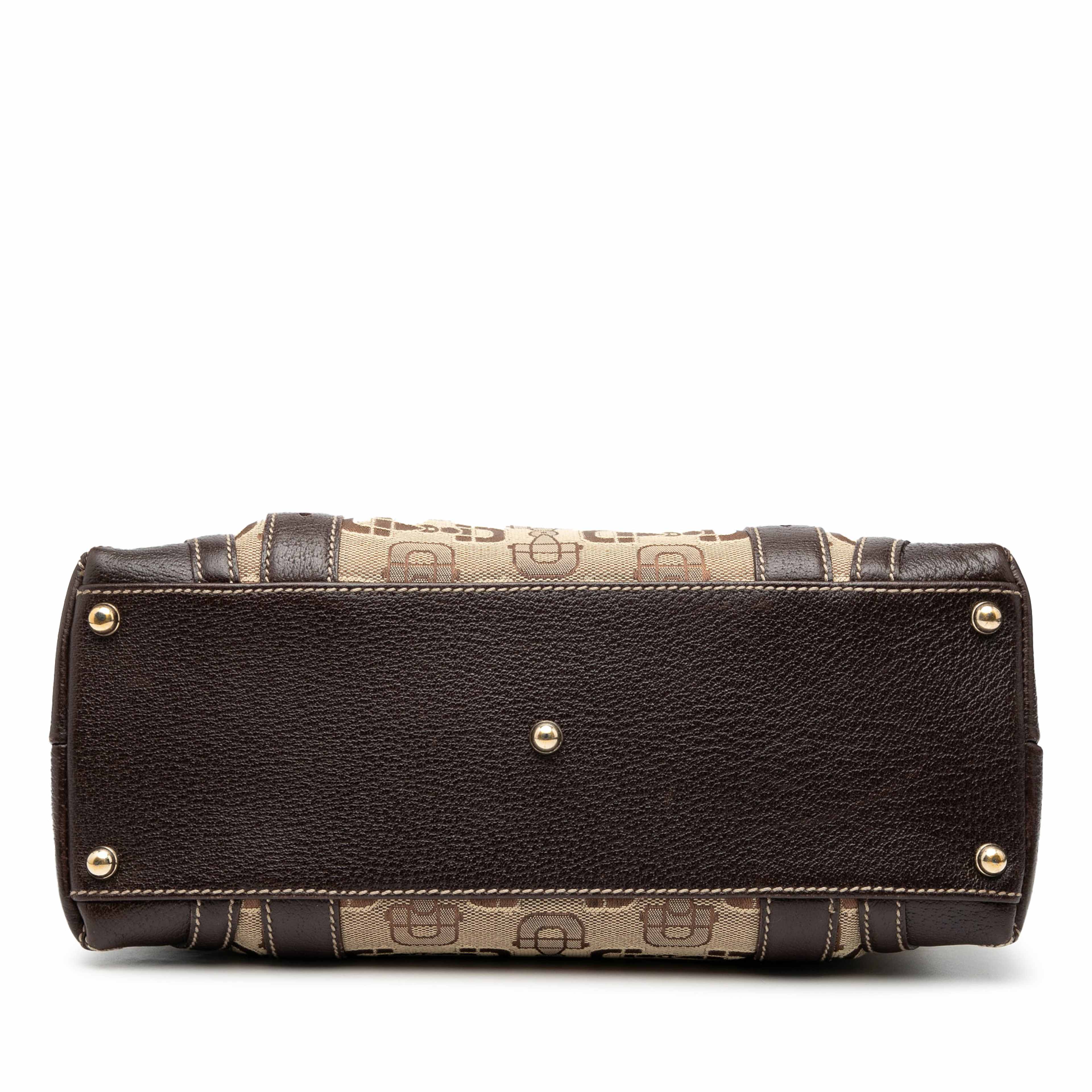 Gucci Horsebit Canvas Shoulder Bag, från Luxclusif, i färgen beige. Klicka för att öppna bilden i stort format