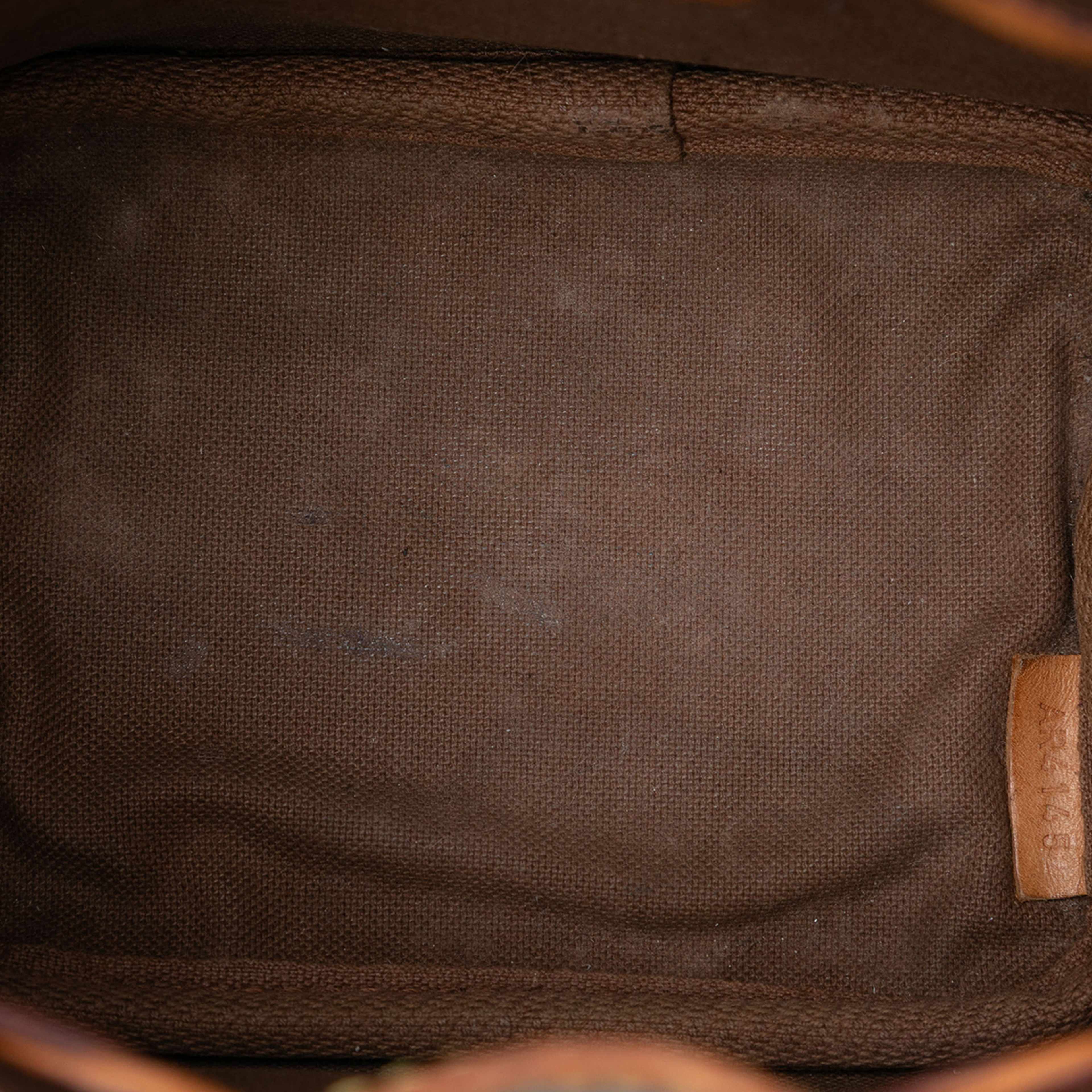 Louis Vuitton Monogram Nano Noe, från Luxclusif, i färgen brown. Klicka för att öppna bilden i stort format