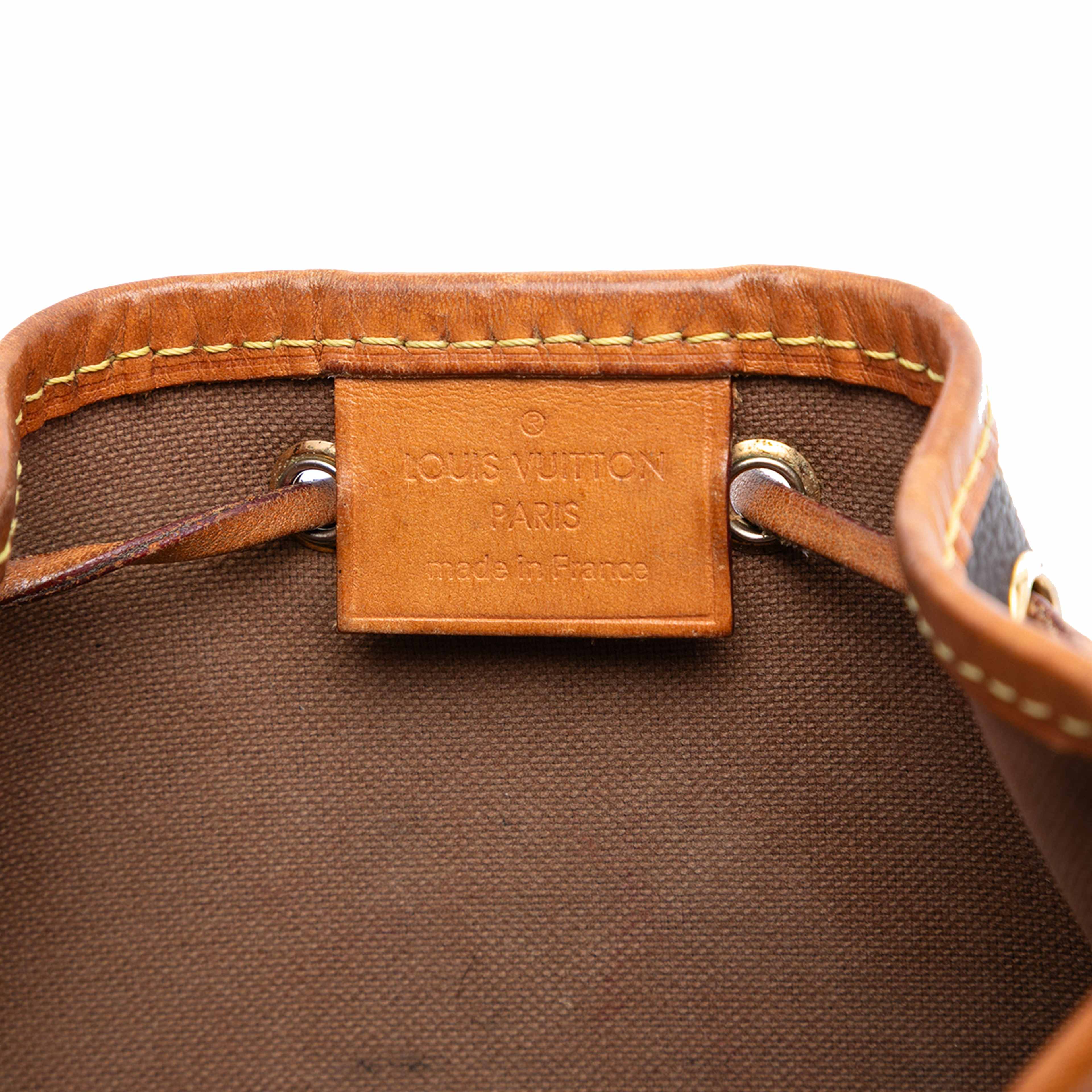 Louis Vuitton Monogram Nano Noe, från Luxclusif, i färgen brown. Klicka för att öppna bilden i stort format