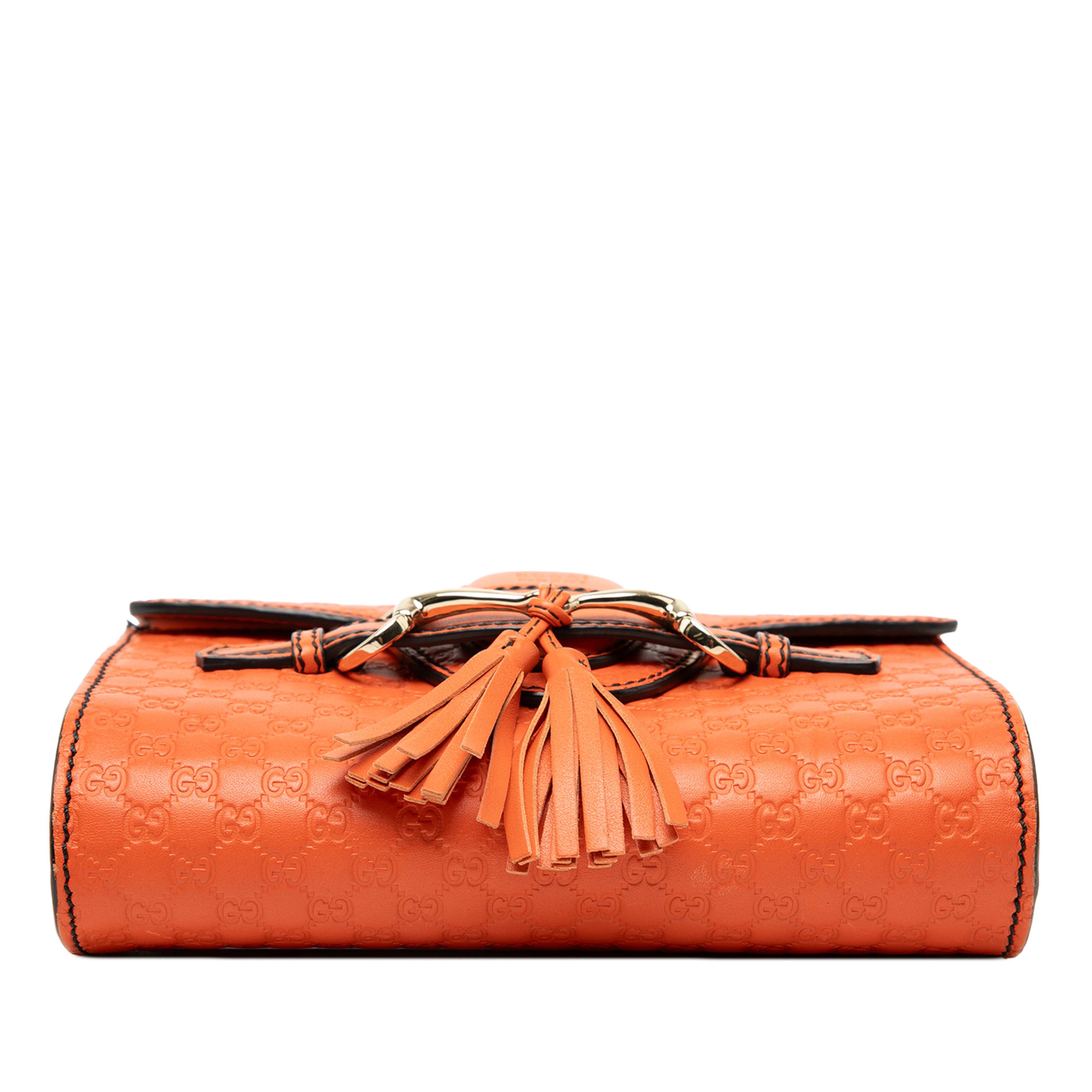 Gucci Mini Microguccissima Emily Crossbody, från Luxclusif, i färgen orange. Klicka för att öppna bilden i stort format