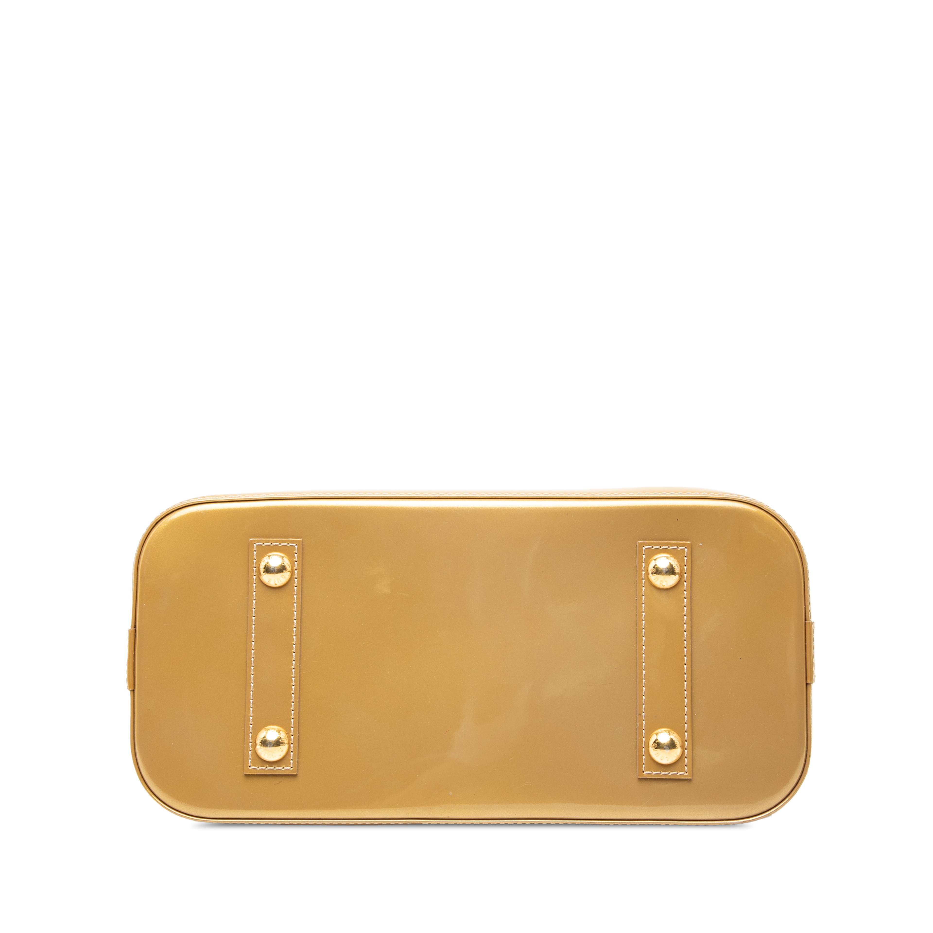 Louis Vuitton Monogram Vernis Alma Pm, från Luxclusif, i färgen gold. Klicka för att öppna bilden i stort format