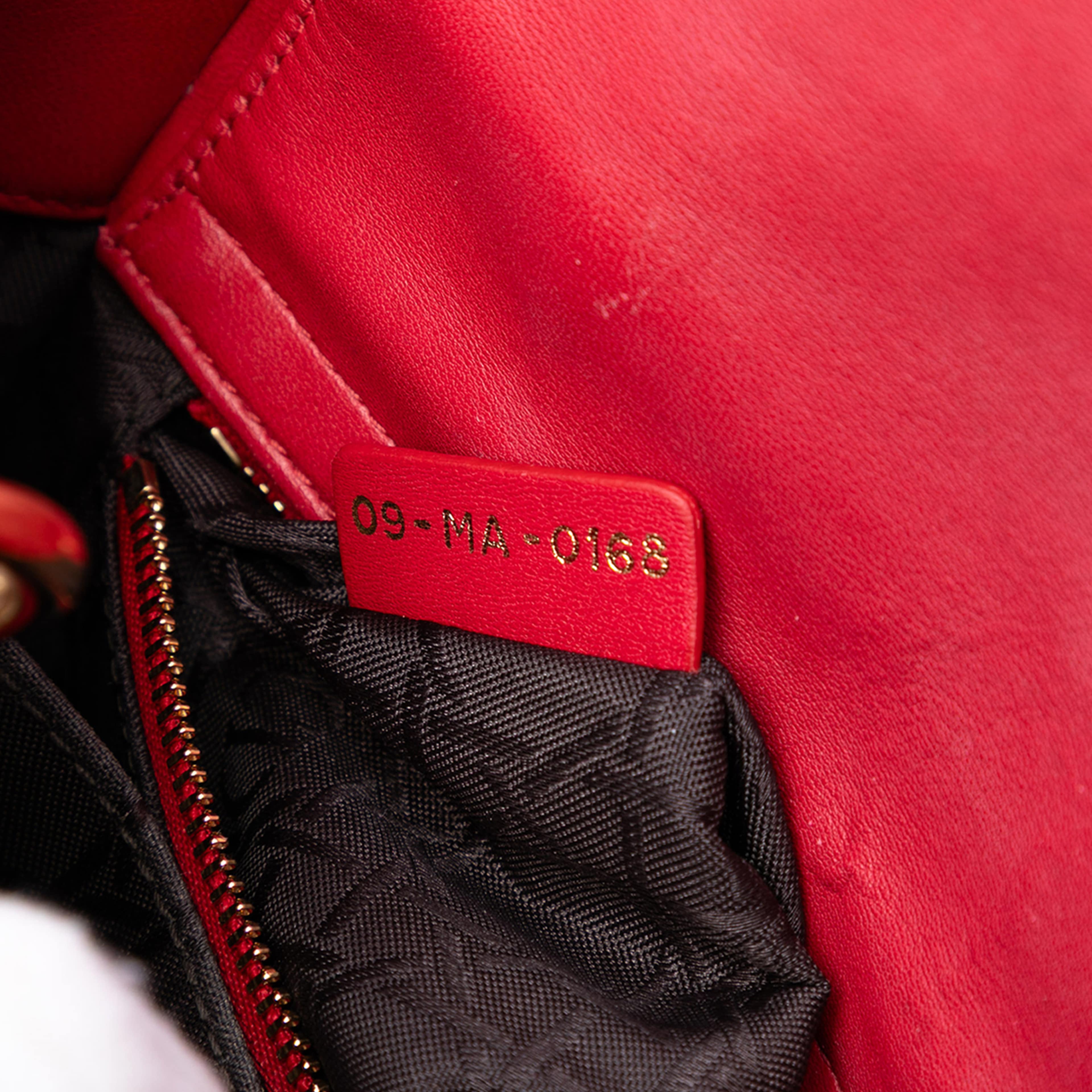 Dior Small Lambskin Cannage My Abcdior Lady Dior, från Luxclusif, i färgen blush. Klicka för att öppna bilden i stort format