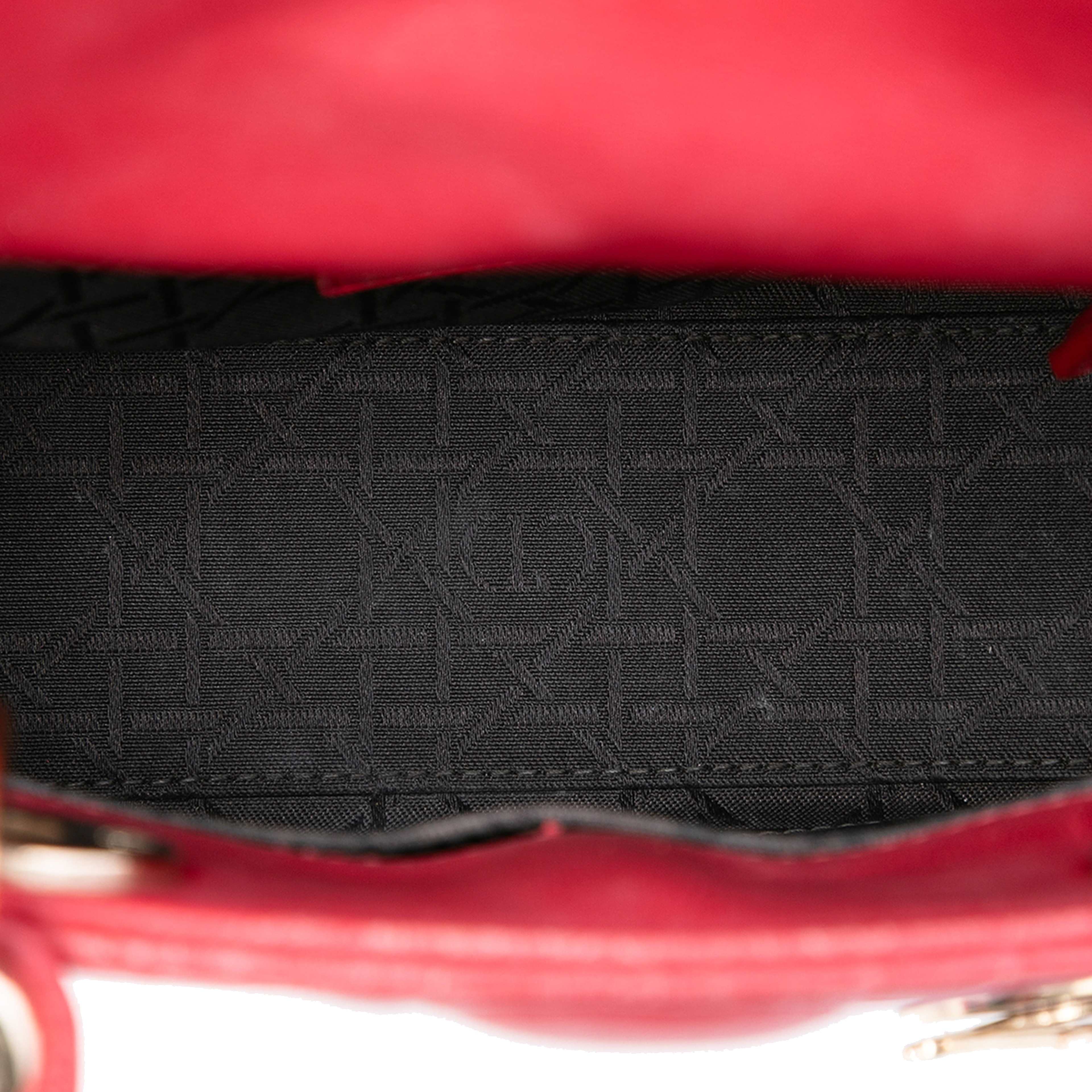 Dior Small Lambskin Cannage My Abcdior Lady Dior, från Luxclusif, i färgen blush. Klicka för att öppna bilden i stort format