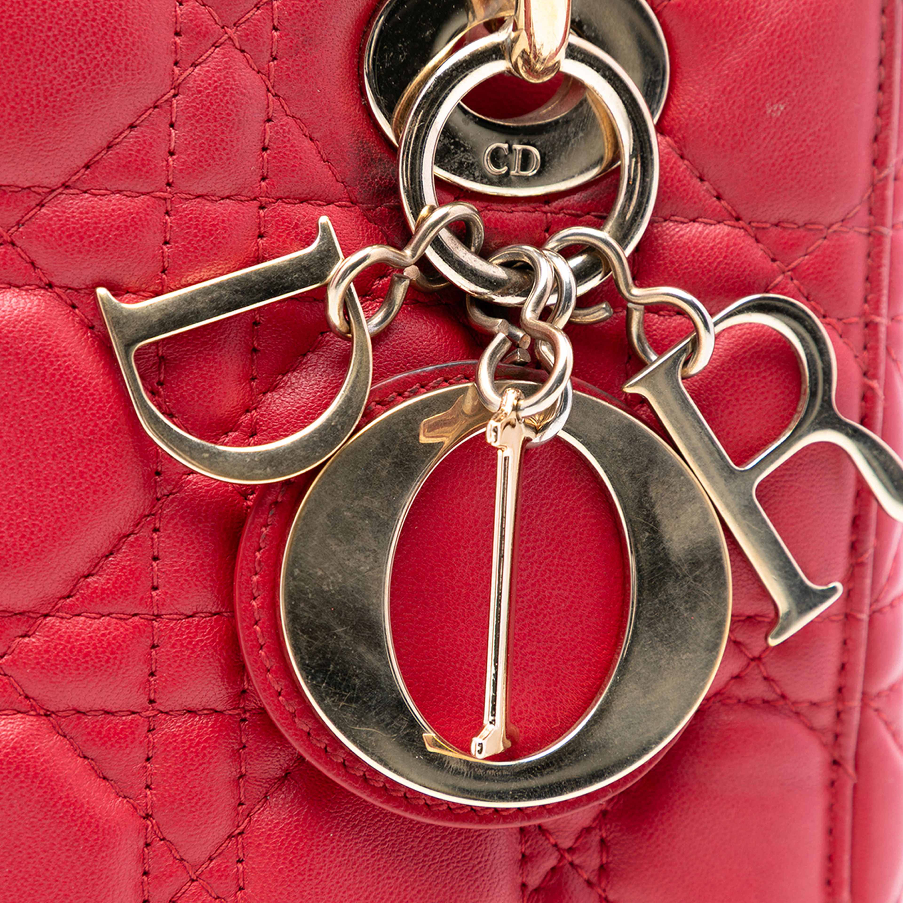 Dior Small Lambskin Cannage My Abcdior Lady Dior, från Luxclusif, i färgen rosa. Klicka för att öppna bilden i stort format