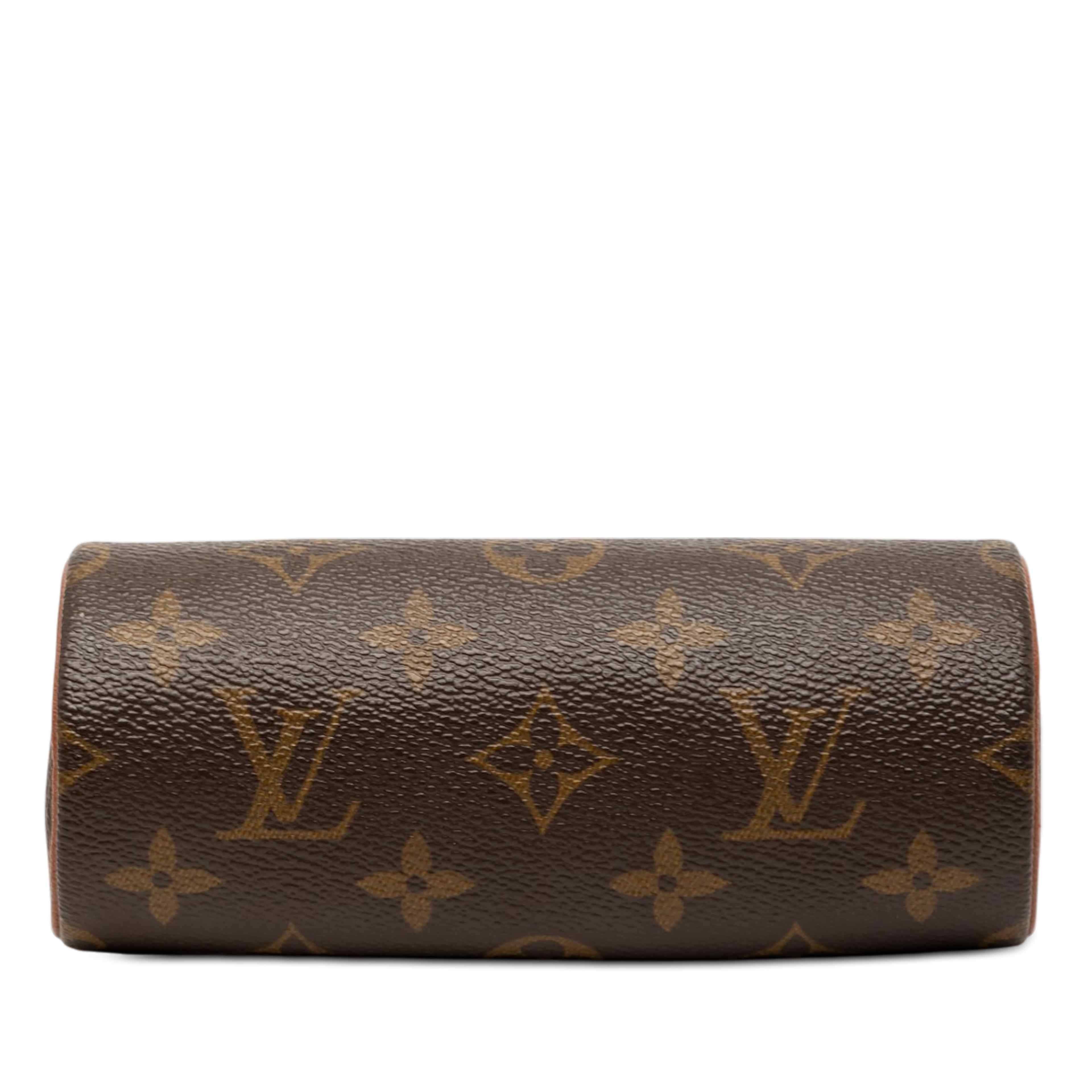 Louis Vuitton Monogram Papillon Pochette, från Luxclusif, i färgen brown. Klicka för att öppna bilden i stort format
