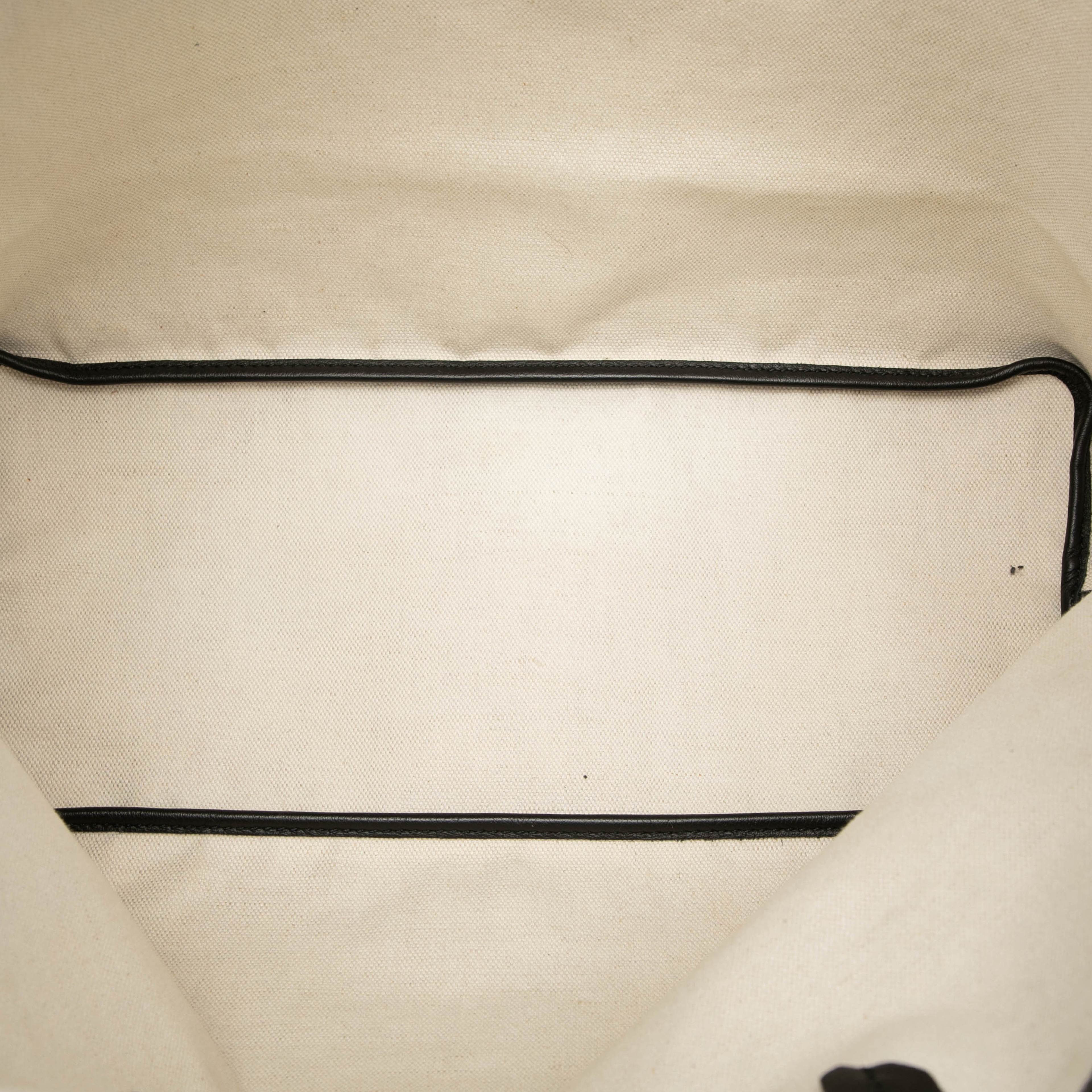 Goyard Goyardine Saint Louis Pm, från Luxclusif, i färgen black. Klicka för att öppna bilden i stort format