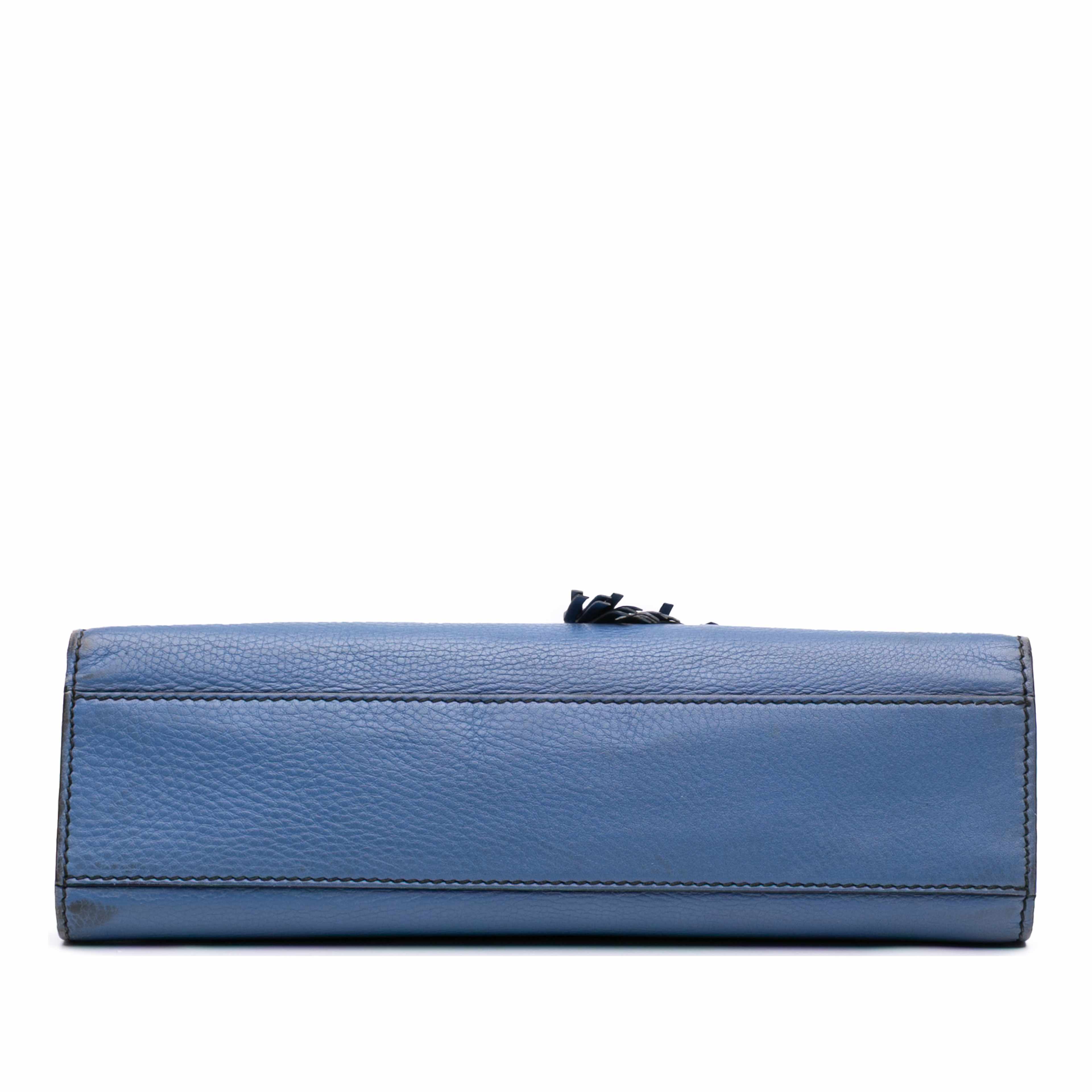 Gucci Medium Leather Emily Shoulder Bag, från Luxclusif, i färgen blue. Klicka för att öppna bilden i stort format