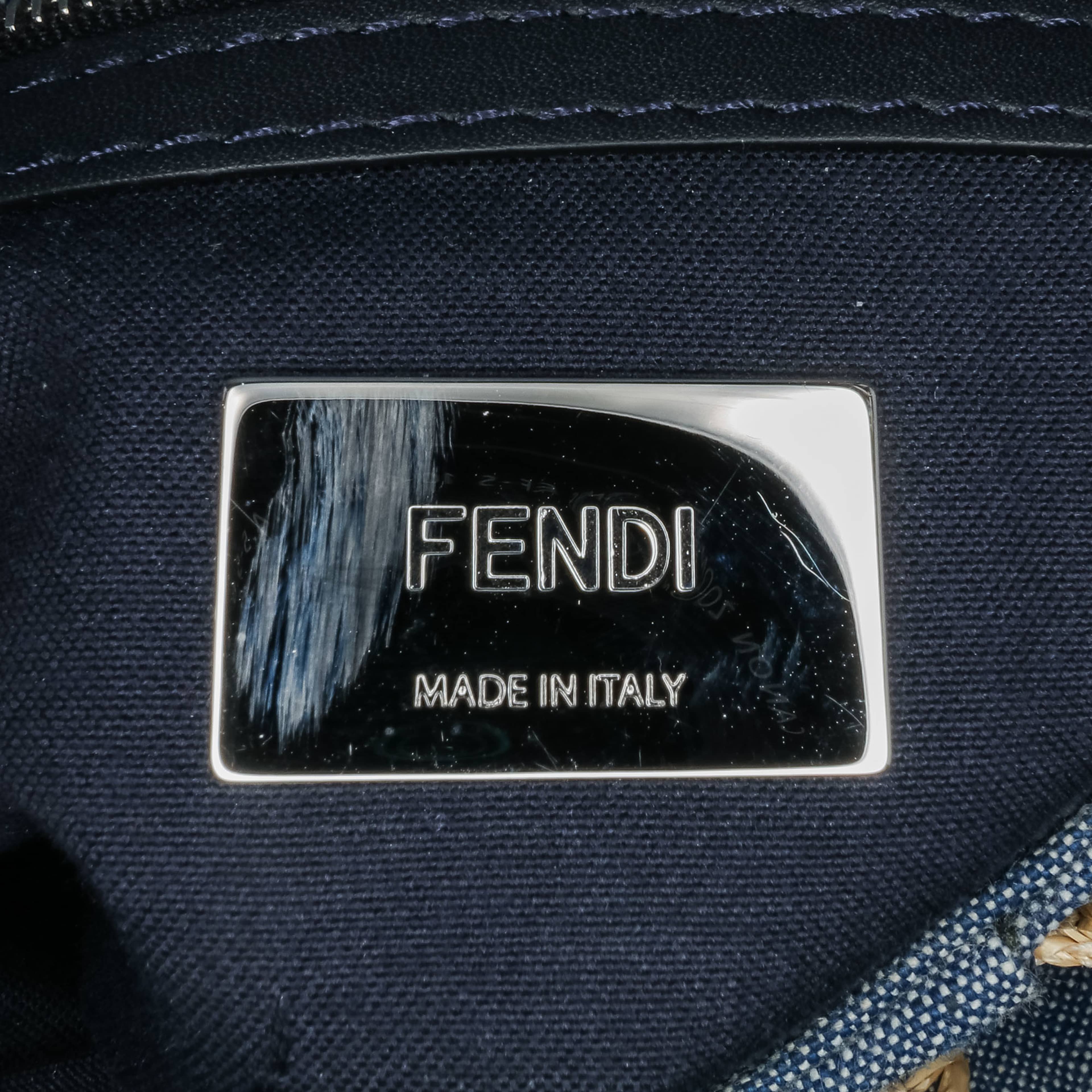 Fendi Embroidered Denim Ruffled F Is Fendi Kan I Baguette, från Luxclusif, i färgen blue. Klicka för att öppna bilden i stort format