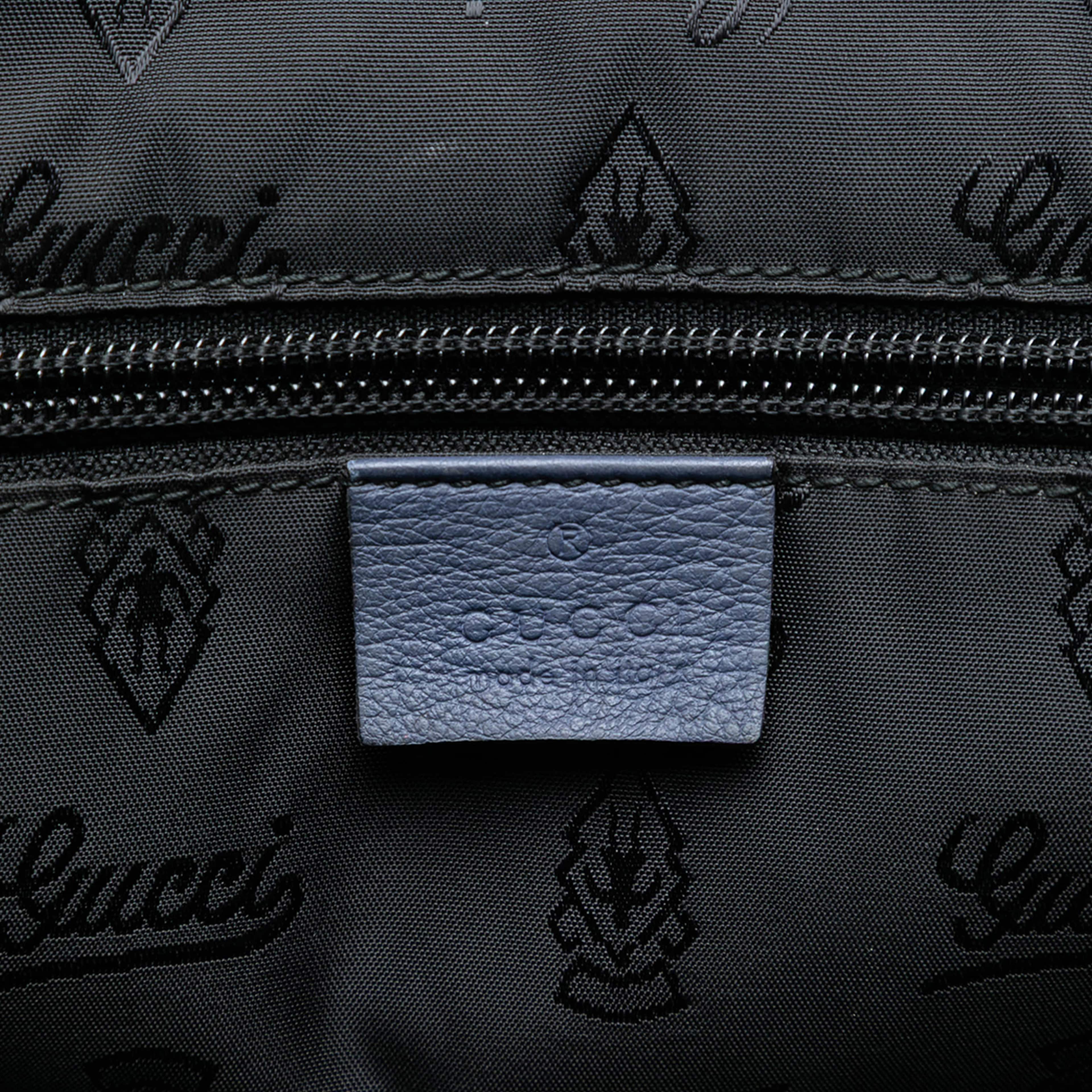Gucci Guccissima Messenger Bag, från Luxclusif, i färgen blue. Klicka för att öppna bilden i stort format