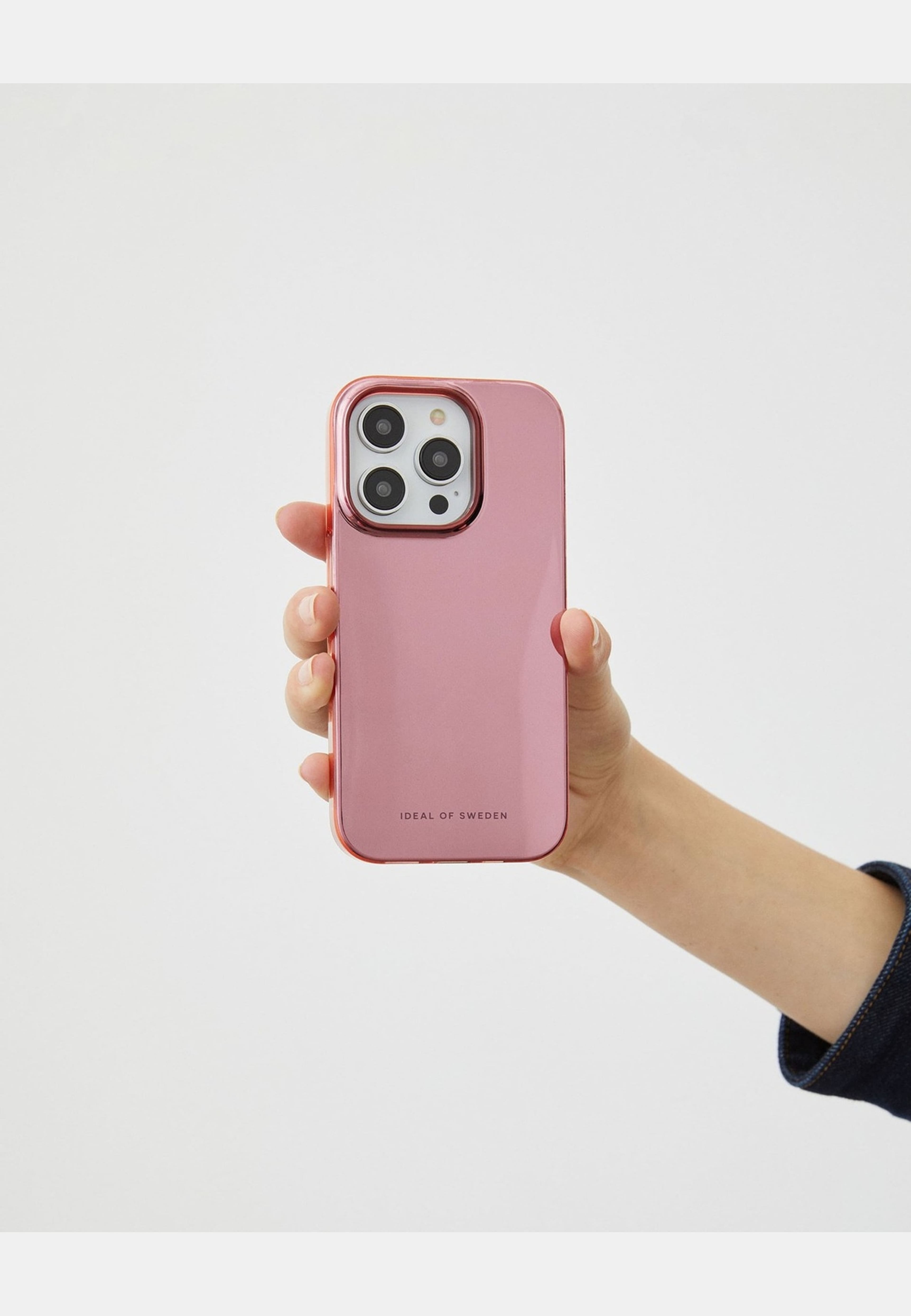 Mirror Case Iphone, från Ideal Of Sweden, i färgen pink. Klicka för att öppna bilden i stort format