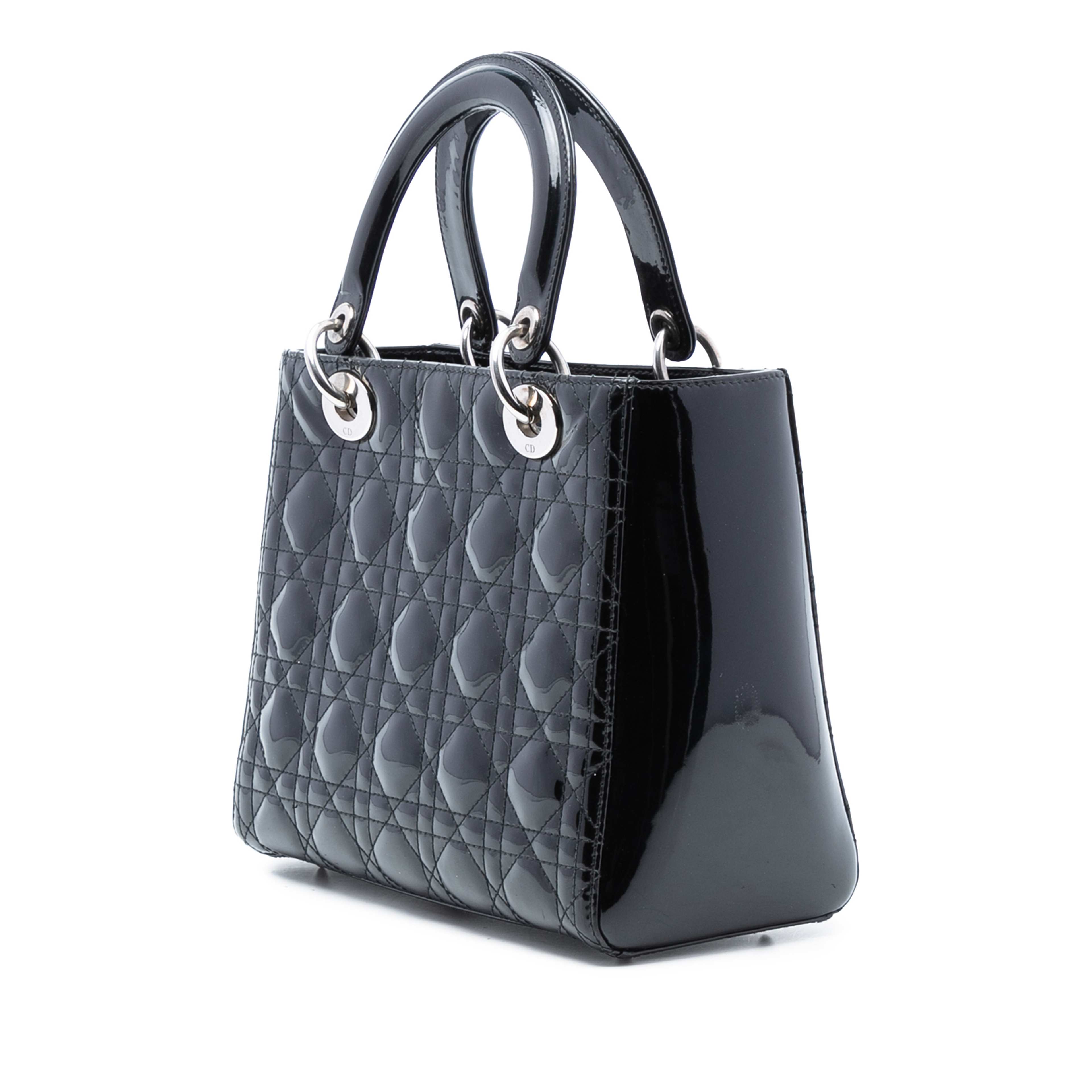 Dior Medium Patent Cannage Lady Dior, från Luxclusif, i färgen black. Klicka för att öppna bilden i stort format