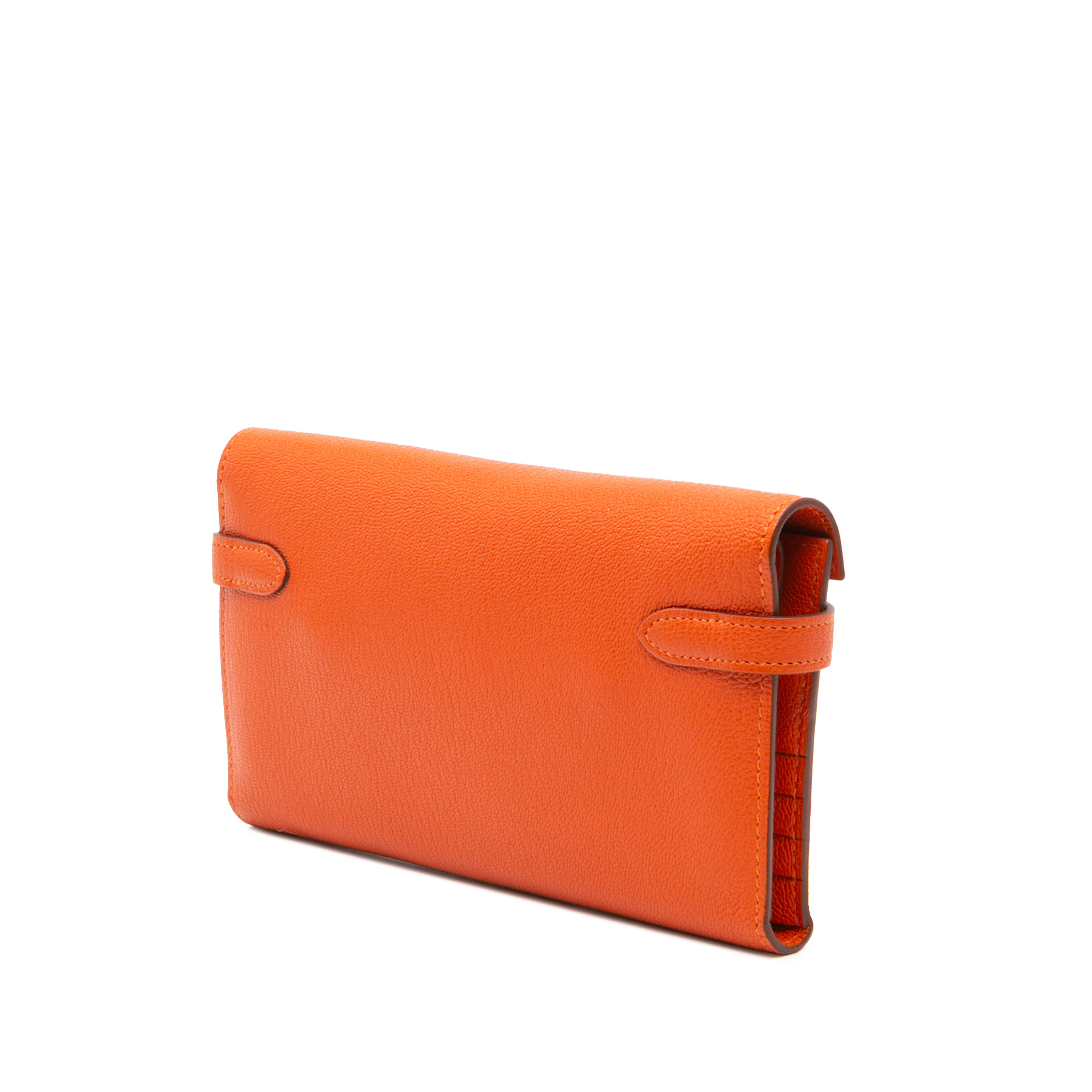 Hermès Chevre Mysore Kelly Longue Wallet, från Luxclusif, i färgen orange. Klicka för att öppna bilden i stort format