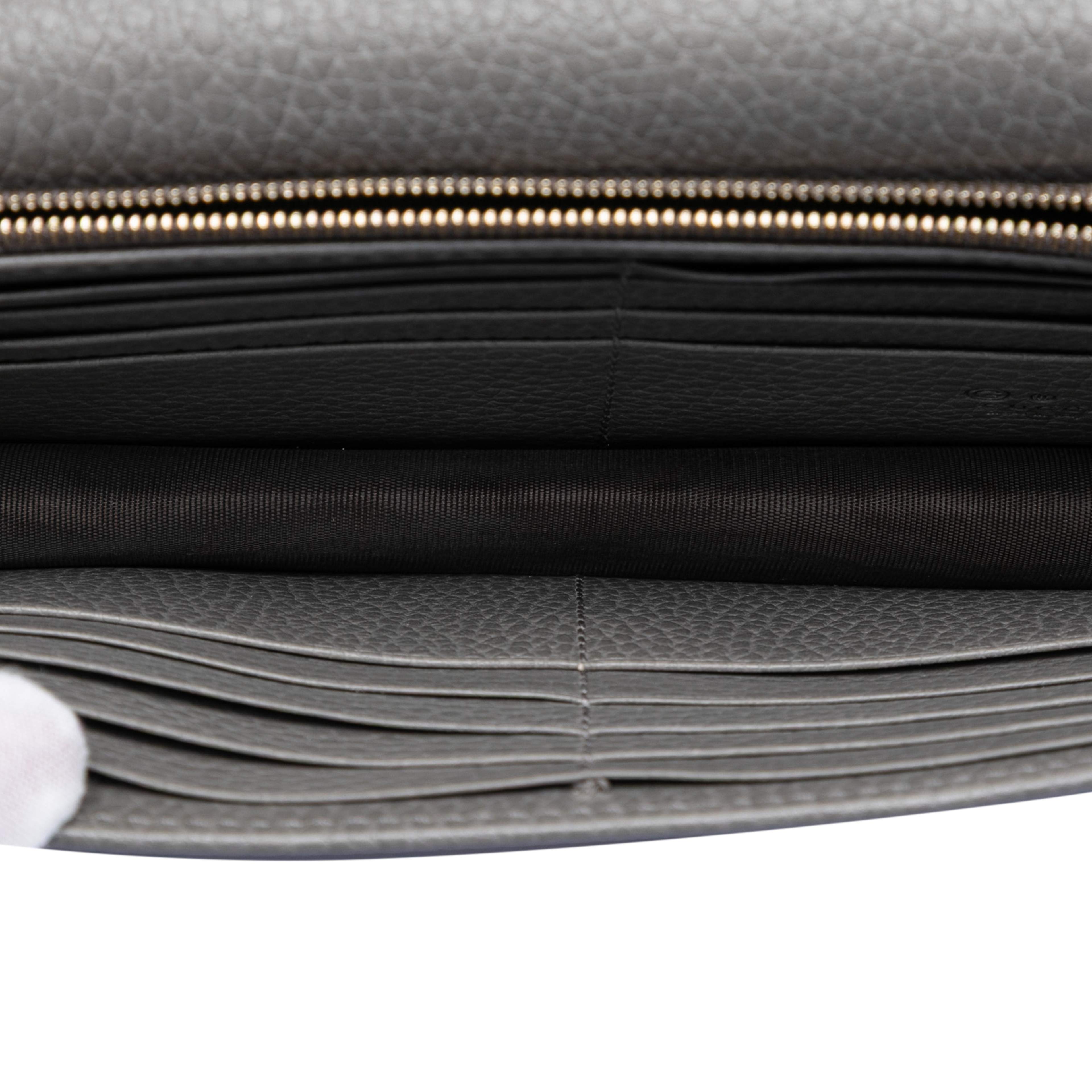 Gucci Leather Interlocking G Dollar Wallet On Chain, från Luxclusif, i färgen gray. Klicka för att öppna bilden i stort format