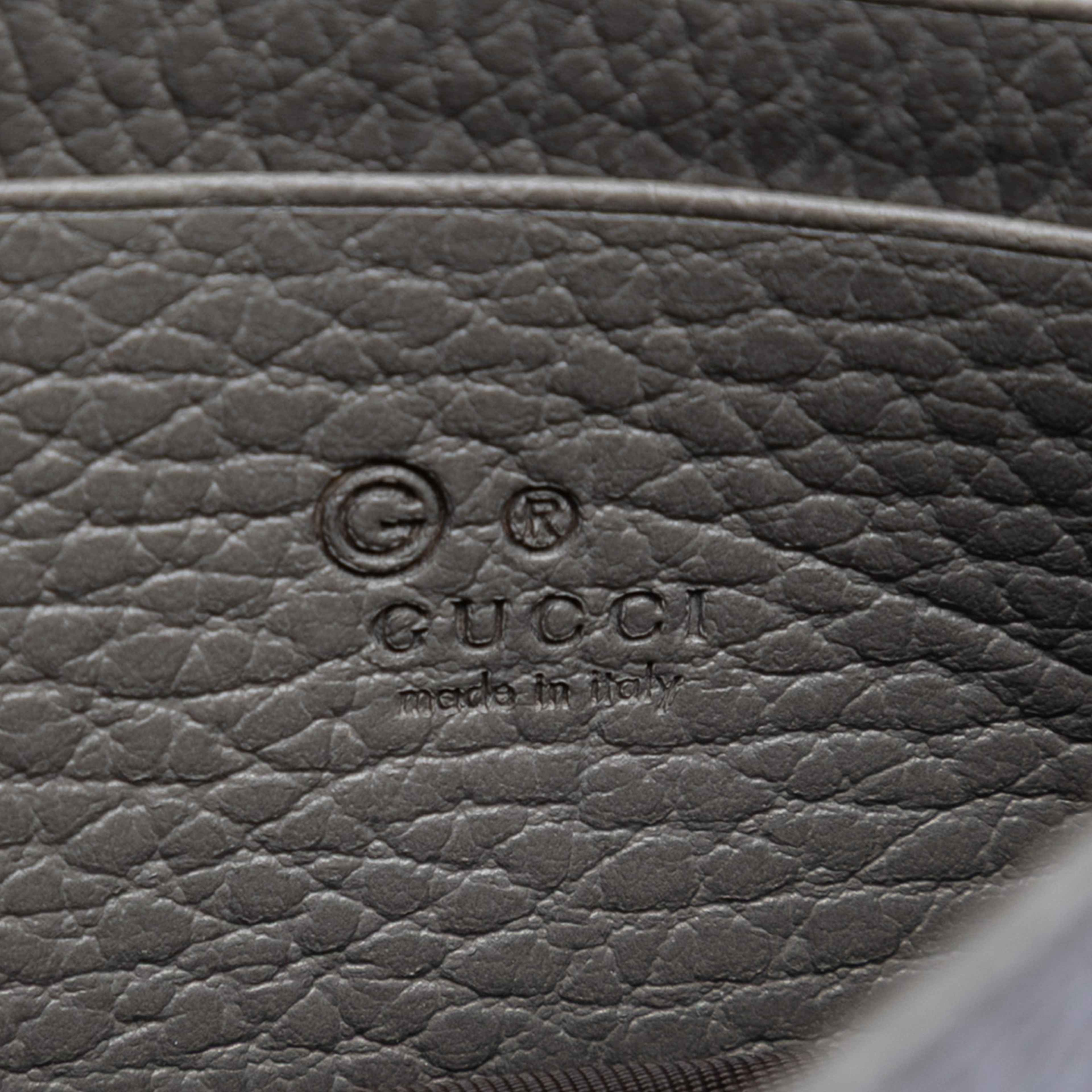 Gucci Leather Interlocking G Dollar Wallet On Chain, från Luxclusif, i färgen gray. Klicka för att öppna bilden i stort format