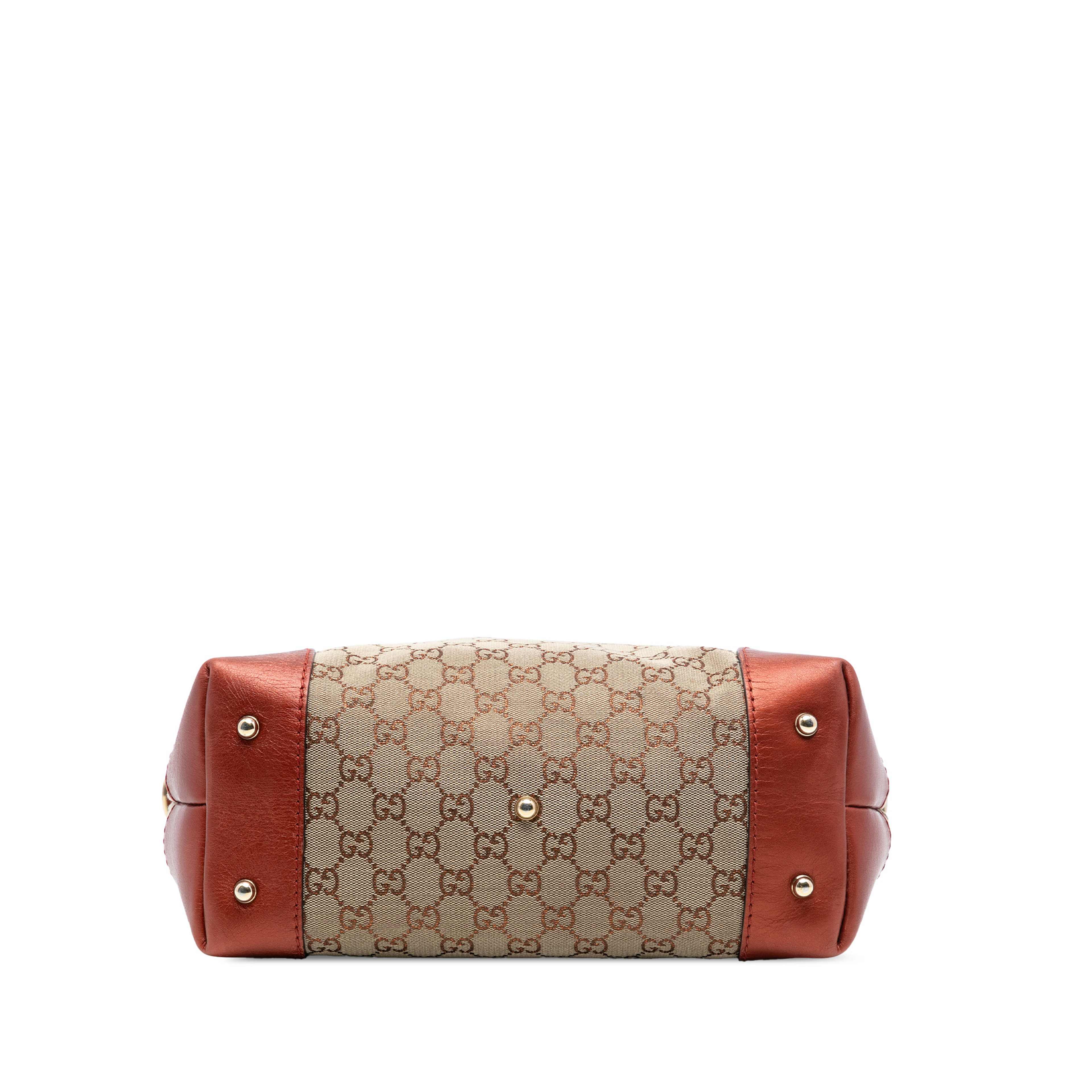 Gucci Gg Canvas Heart Bit Satchel, från Luxclusif, i färgen beige. Klicka för att öppna bilden i stort format