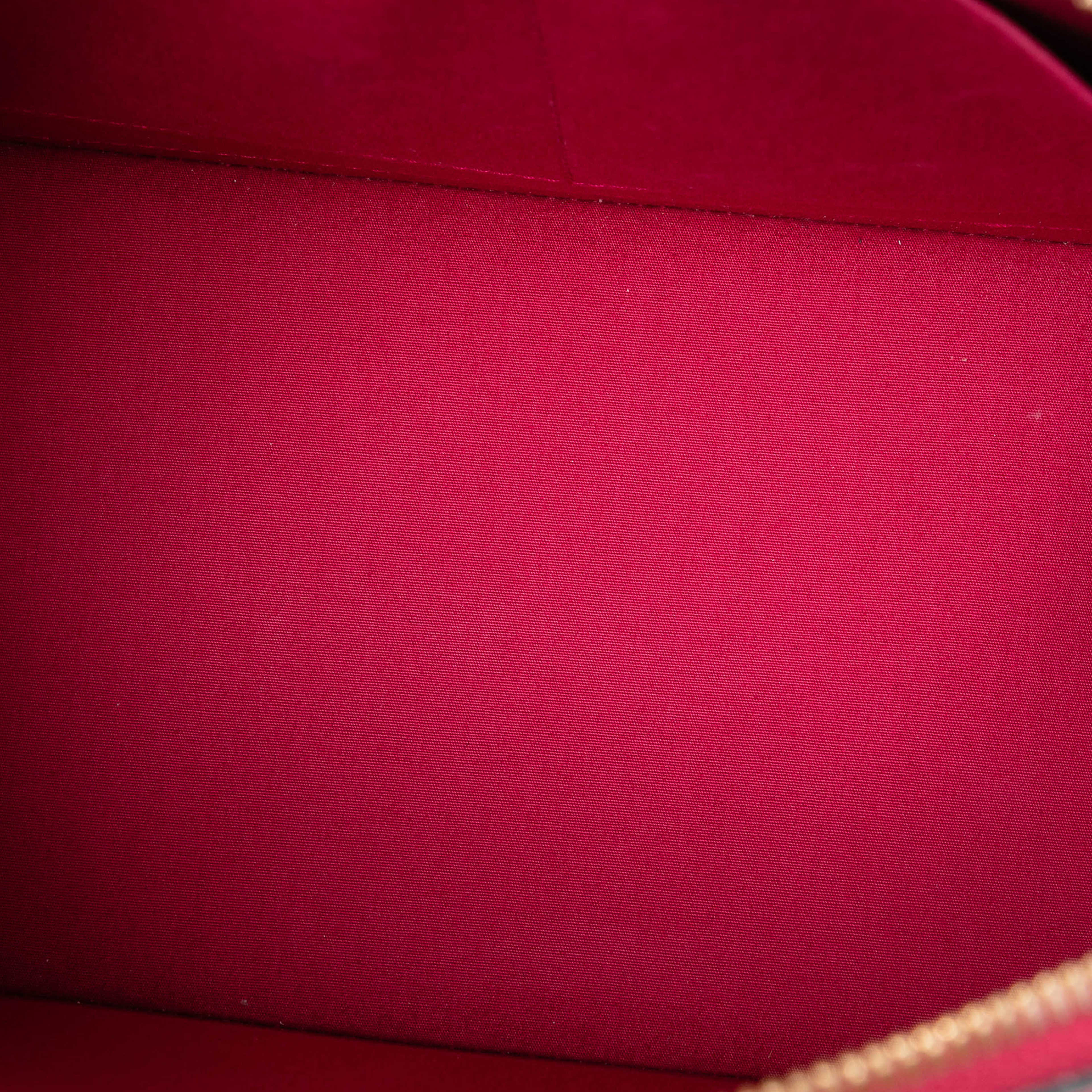 Louis Vuitton Monogram Vernis Alma Pm, från Luxclusif, i färgen red. Klicka för att öppna bilden i stort format