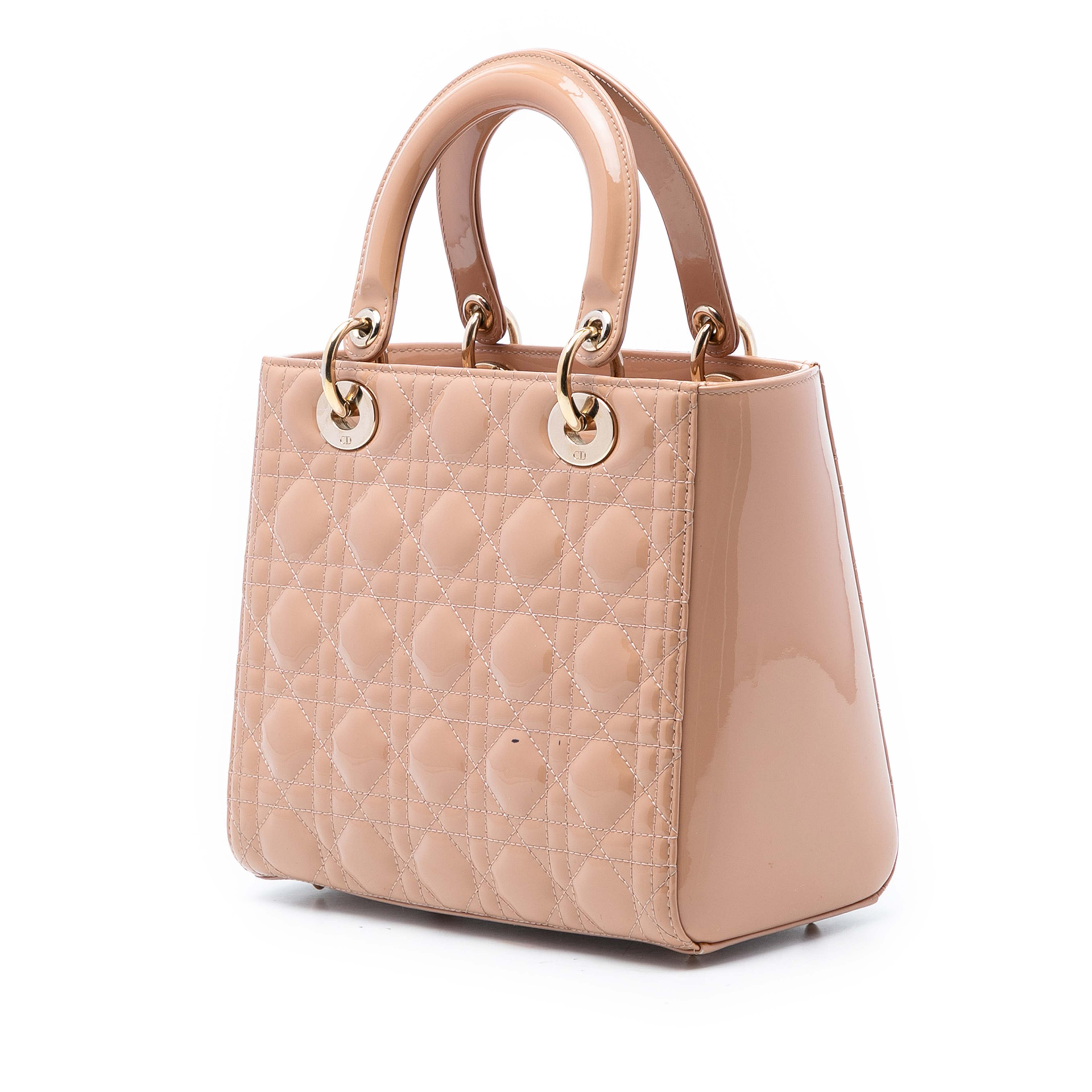 Dior Medium Patent Cannage Lady Dior, från Luxclusif, i färgen nude. Klicka för att öppna bilden i stort format