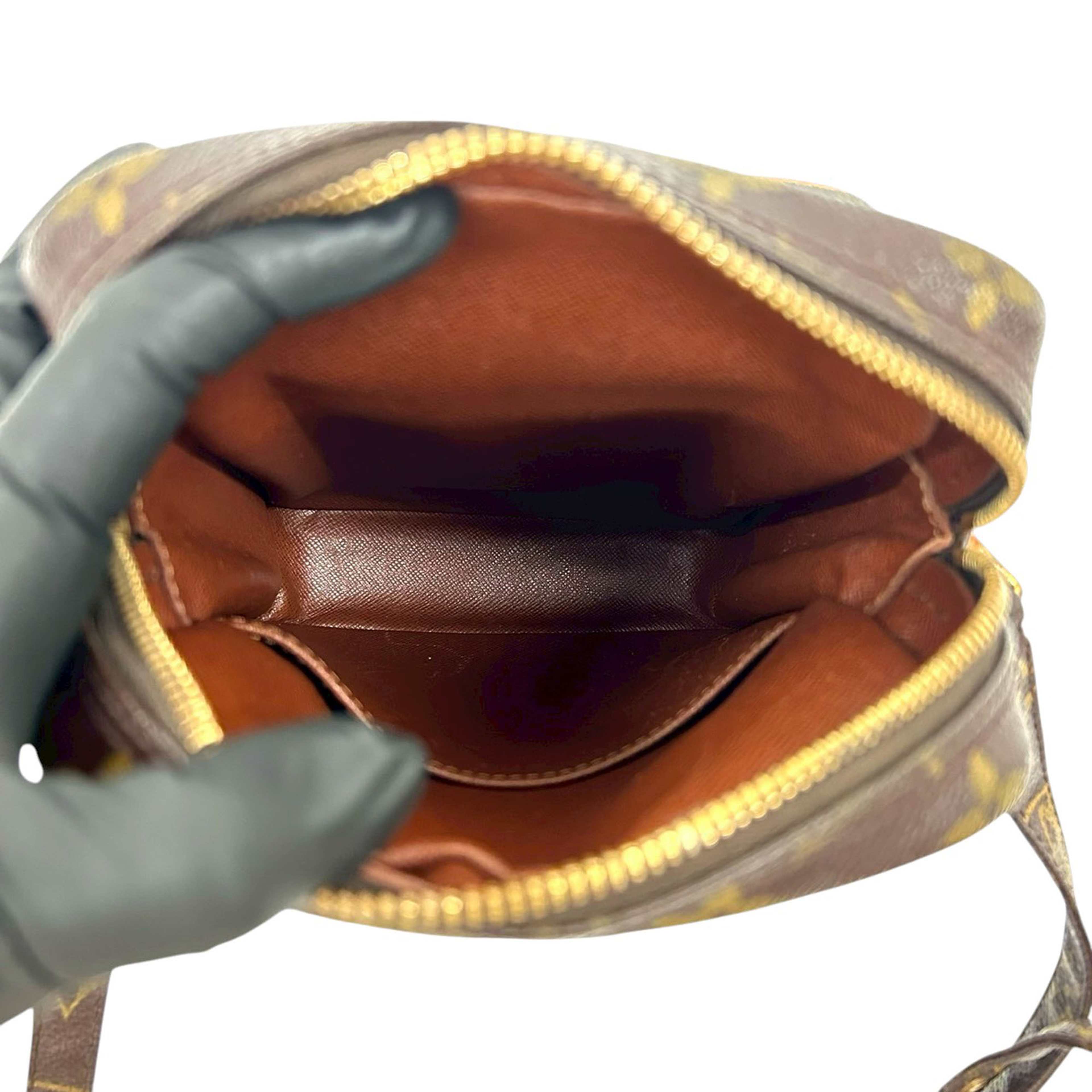Louis Vuitton Monogram Amazone, från Luxclusif, i färgen brun. Klicka för att öppna bilden i stort format