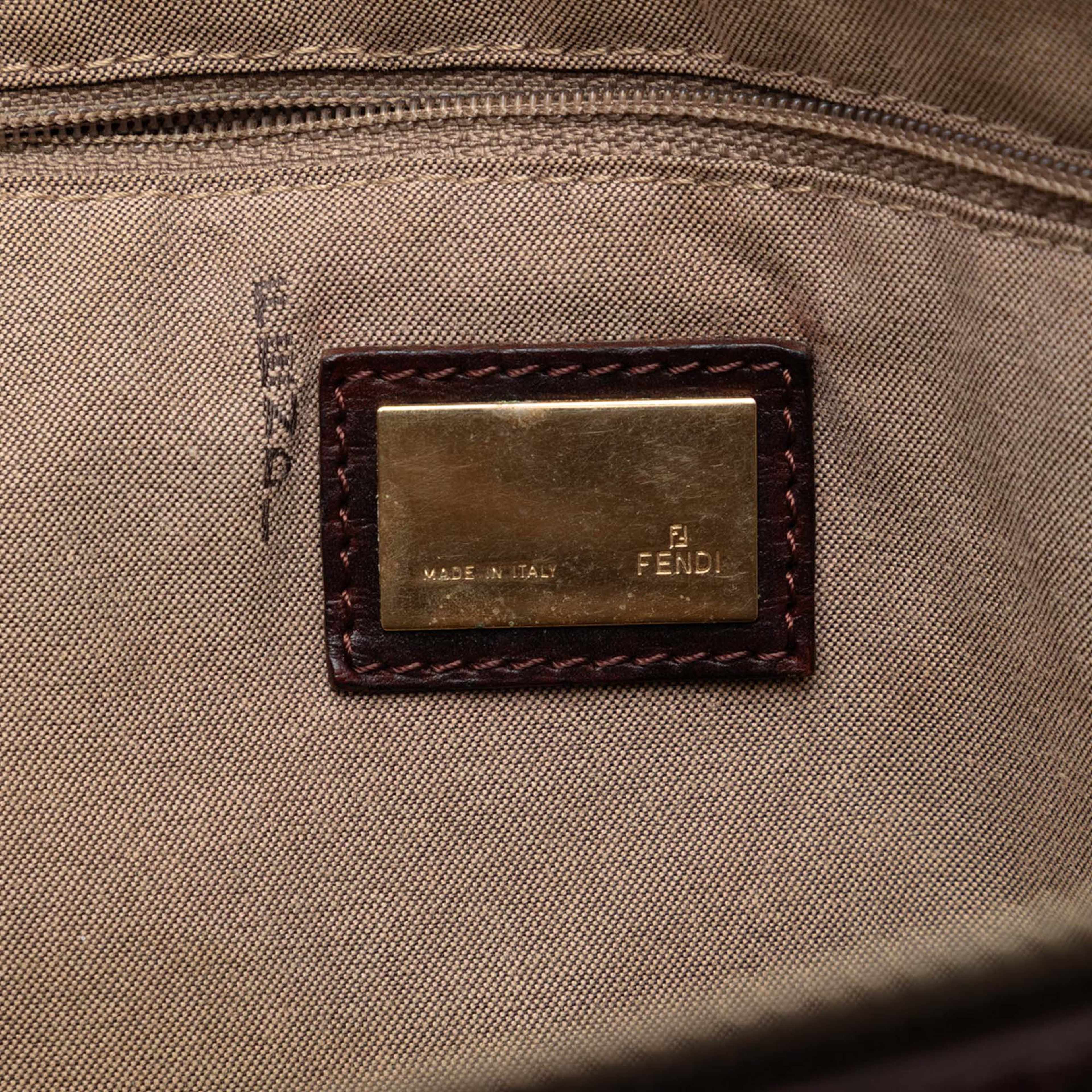 Fendi Zucchino Canvas Tote, från Luxclusif, i färgen beige. Klicka för att öppna bilden i stort format