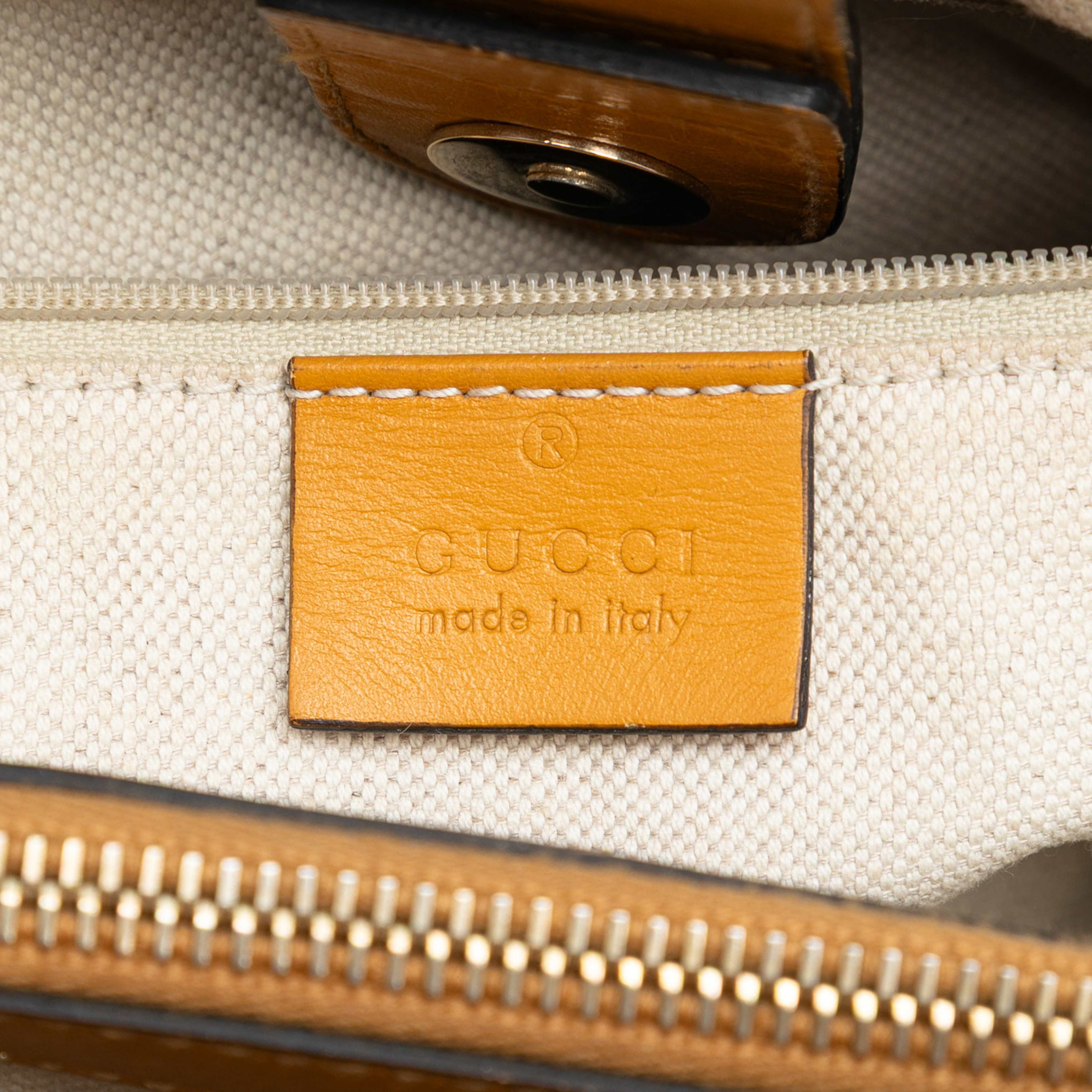 Gucci Gg Canvas Sukey Tote, från Luxclusif, i färgen beige. Klicka för att öppna bilden i stort format