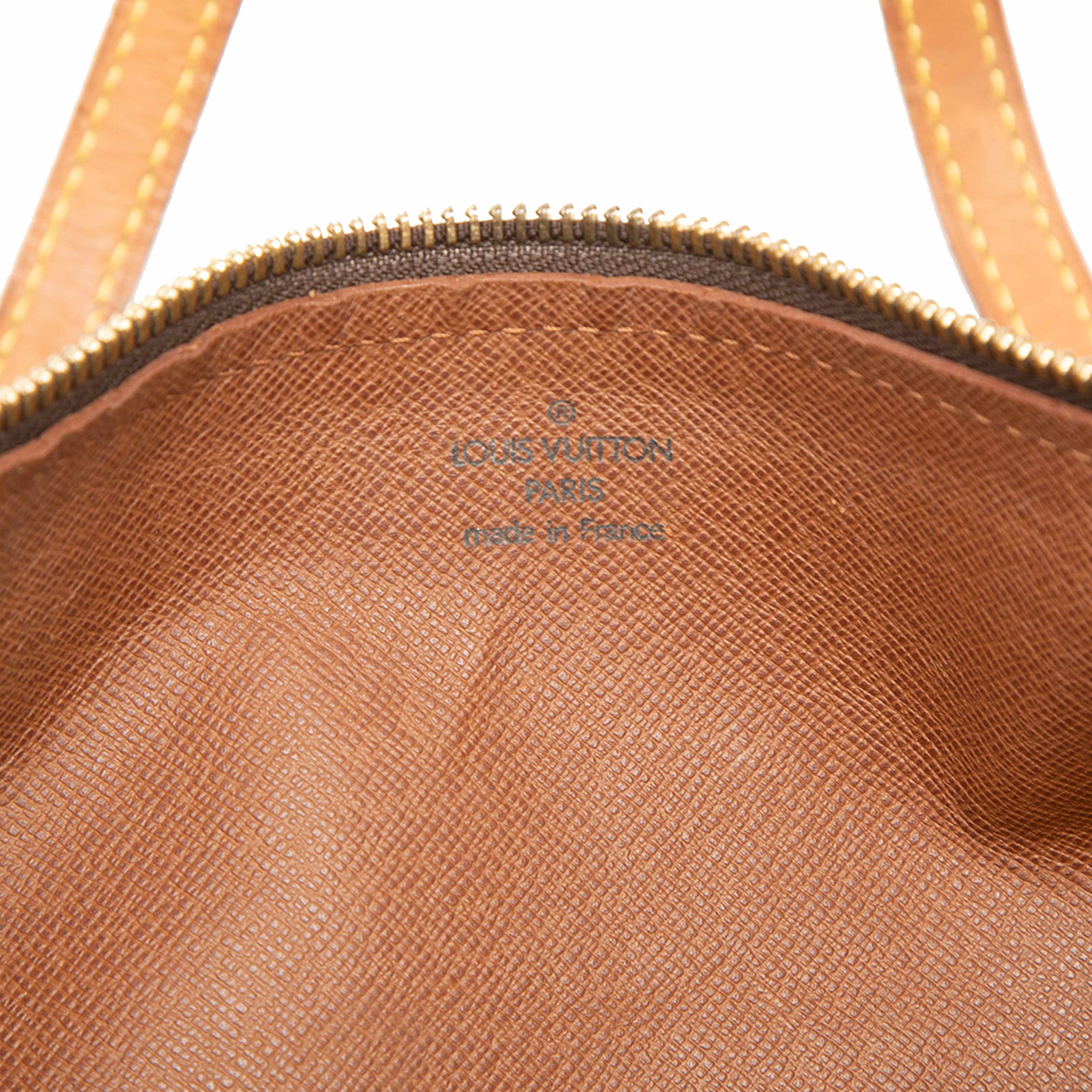 Louis Vuitton Monogram Papillon 30, från Luxclusif, i färgen brun. Klicka för att öppna bilden i stort format