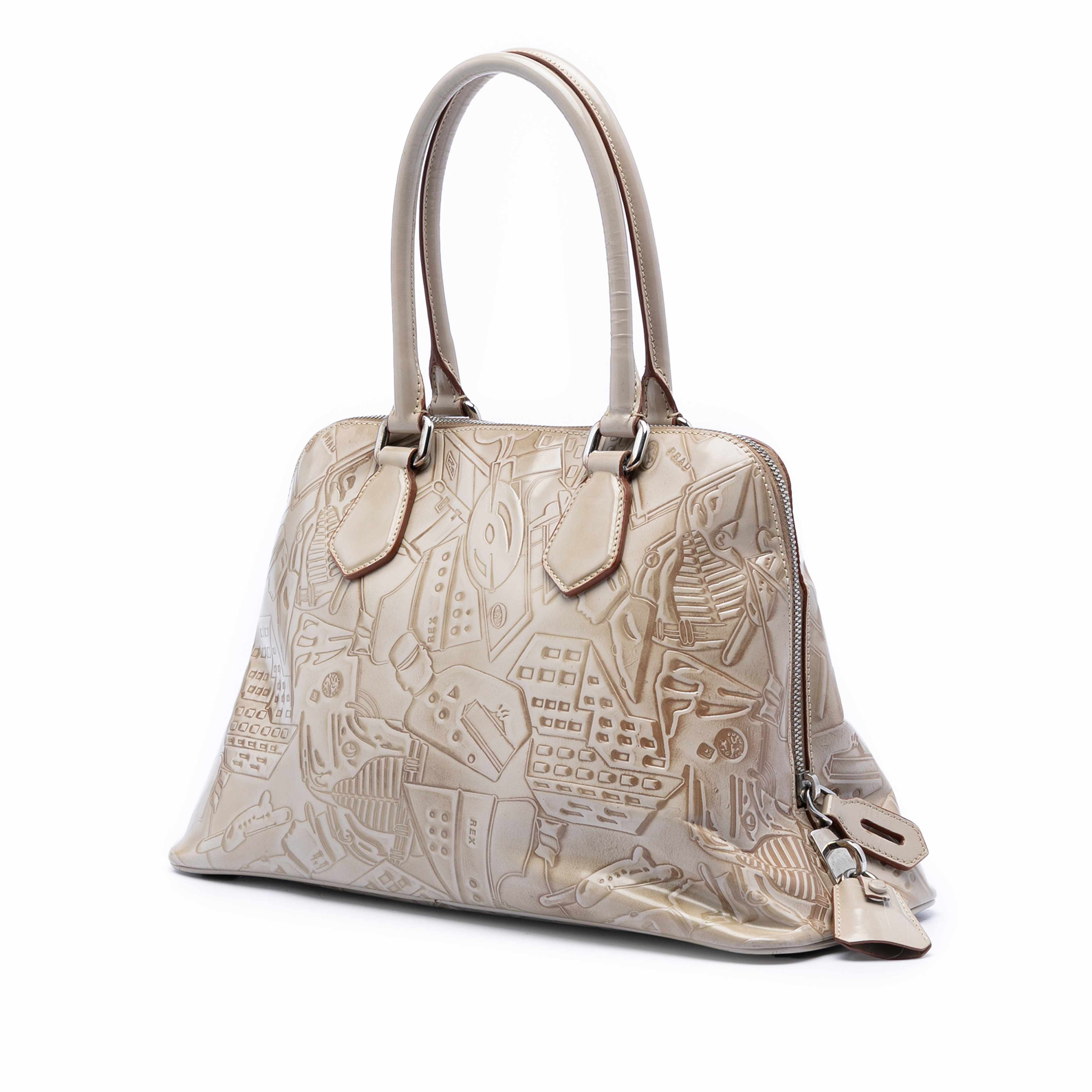 Prada Embossed Leather Handbag, från Luxclusif, i färgen beige. Klicka för att öppna bilden i stort format
