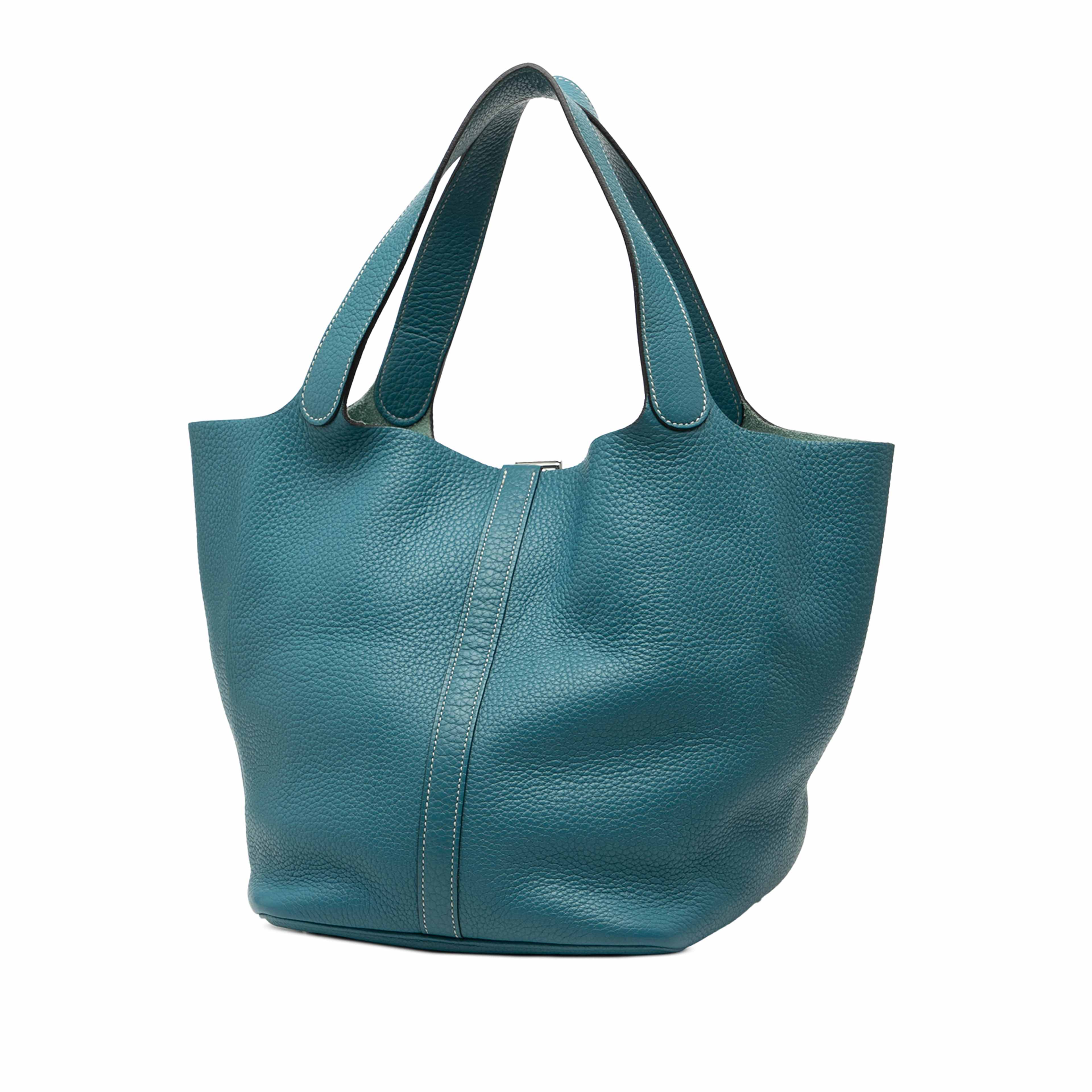 Hermès Clemence Picotin Lock 22, från Luxclusif, i färgen peacock. Klicka för att öppna bilden i stort format