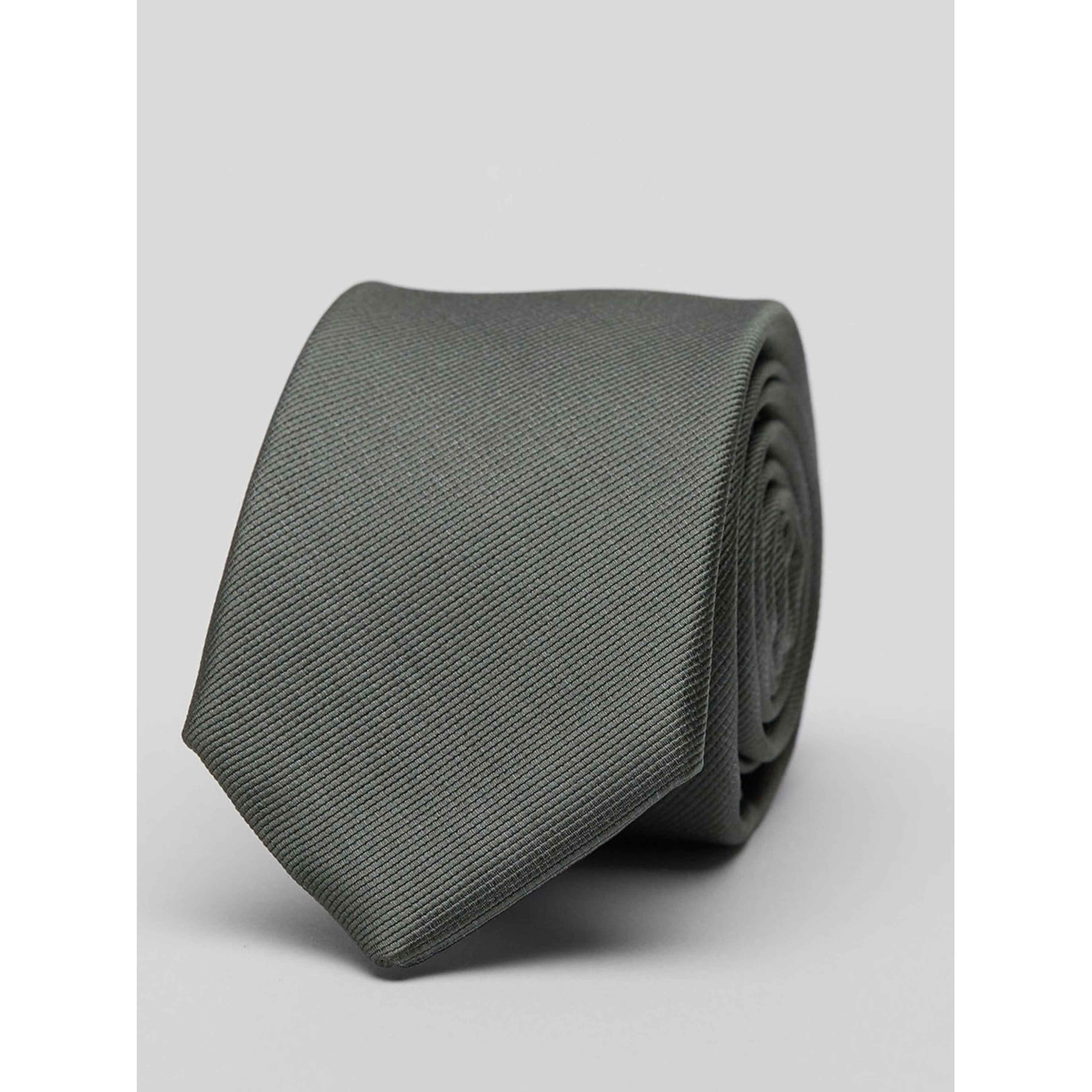 Tie Plain