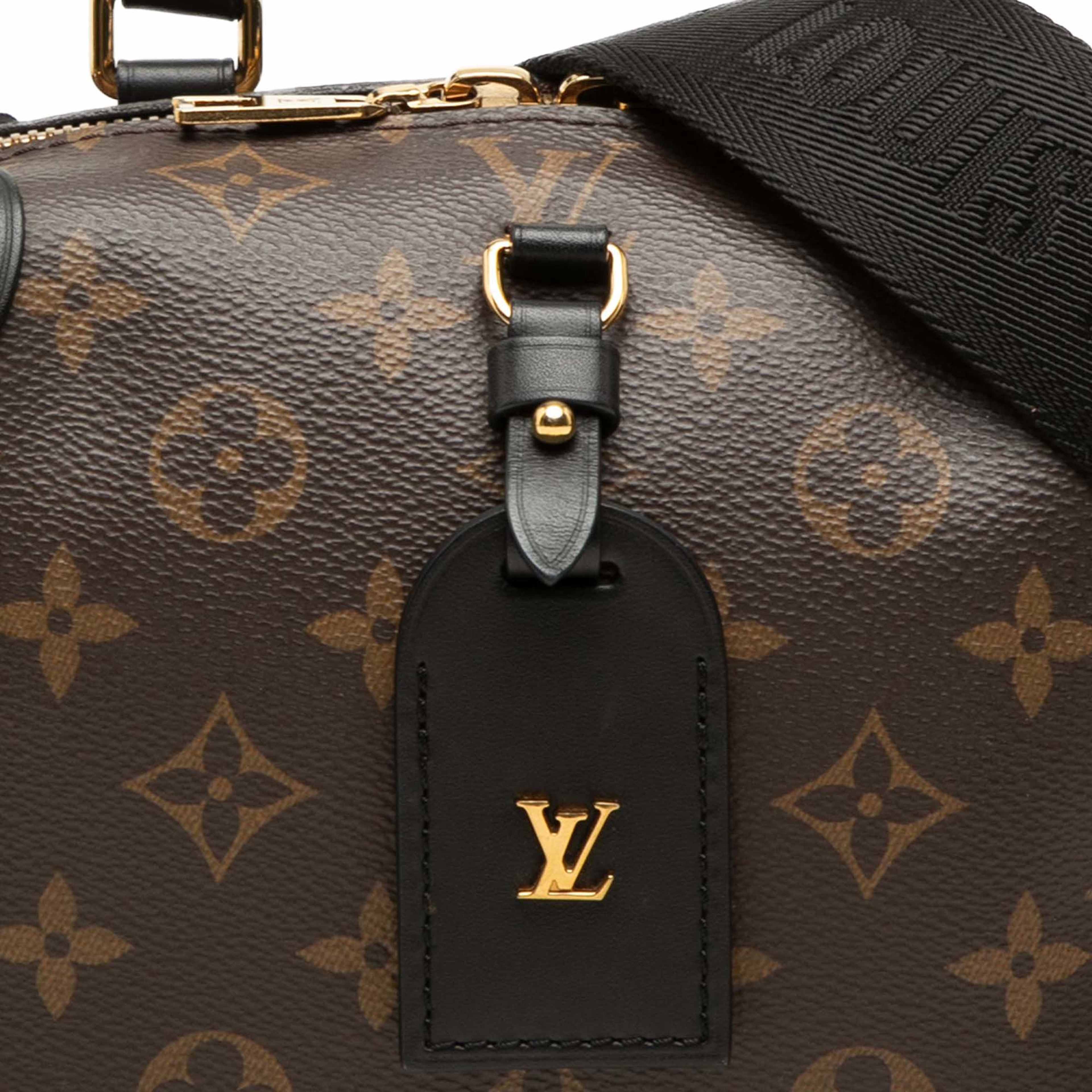 Louis Vuitton Monogram Petite Malle Souple, från Luxclusif, i färgen brun. Klicka för att öppna bilden i stort format