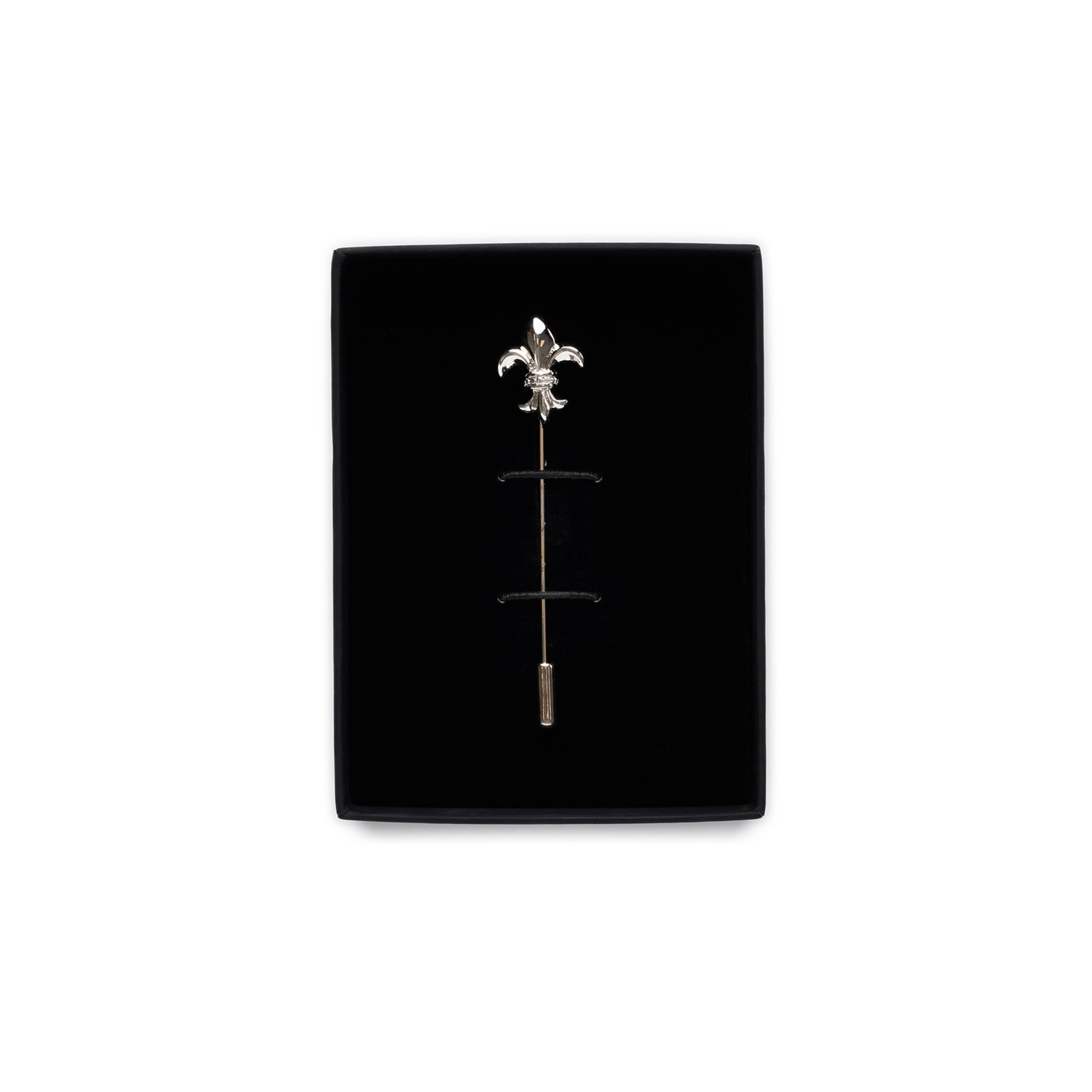 Lapel Pin Lily