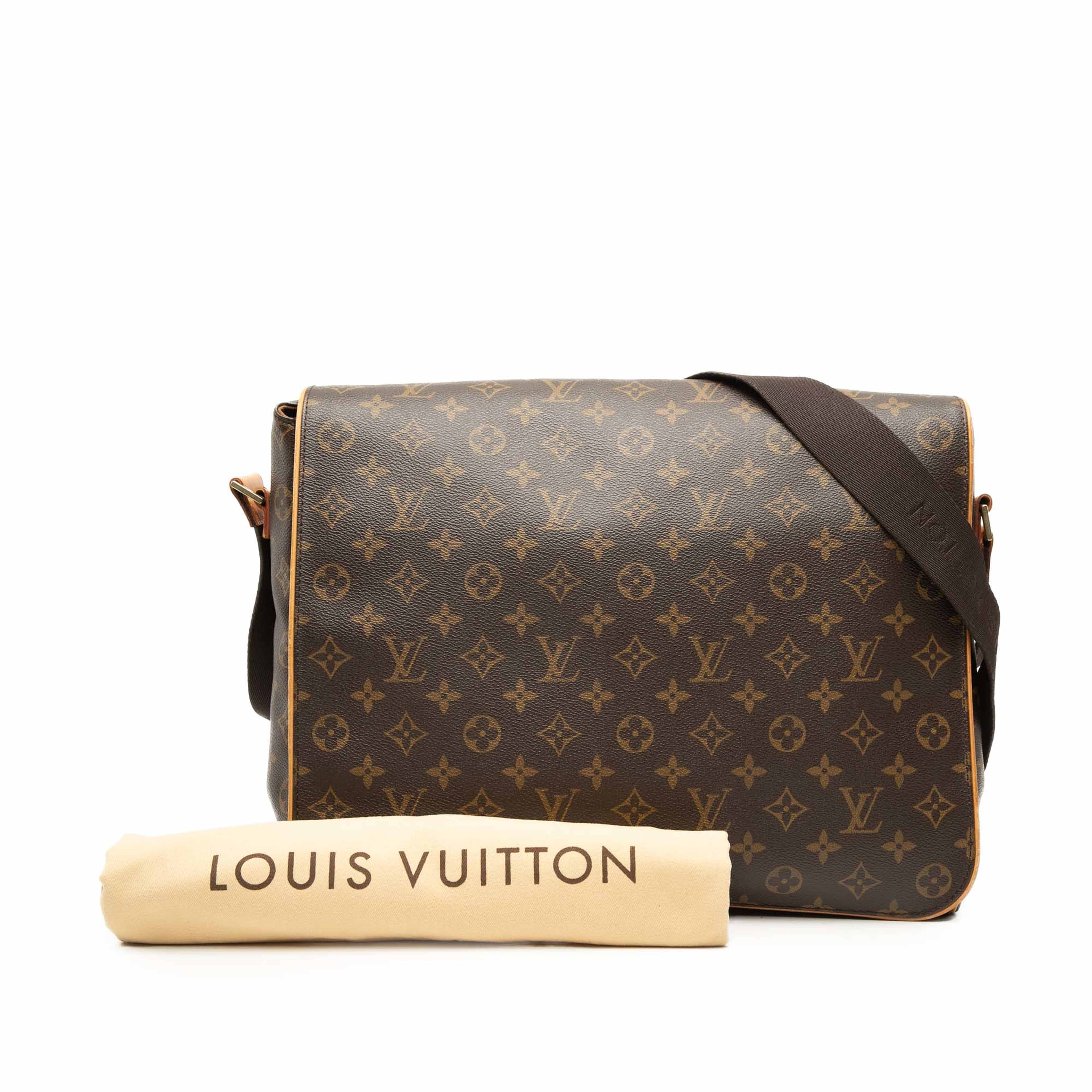 Louis Vuitton Monogram Abbesses, från Luxclusif, i färgen brun. Klicka för att öppna bilden i stort format