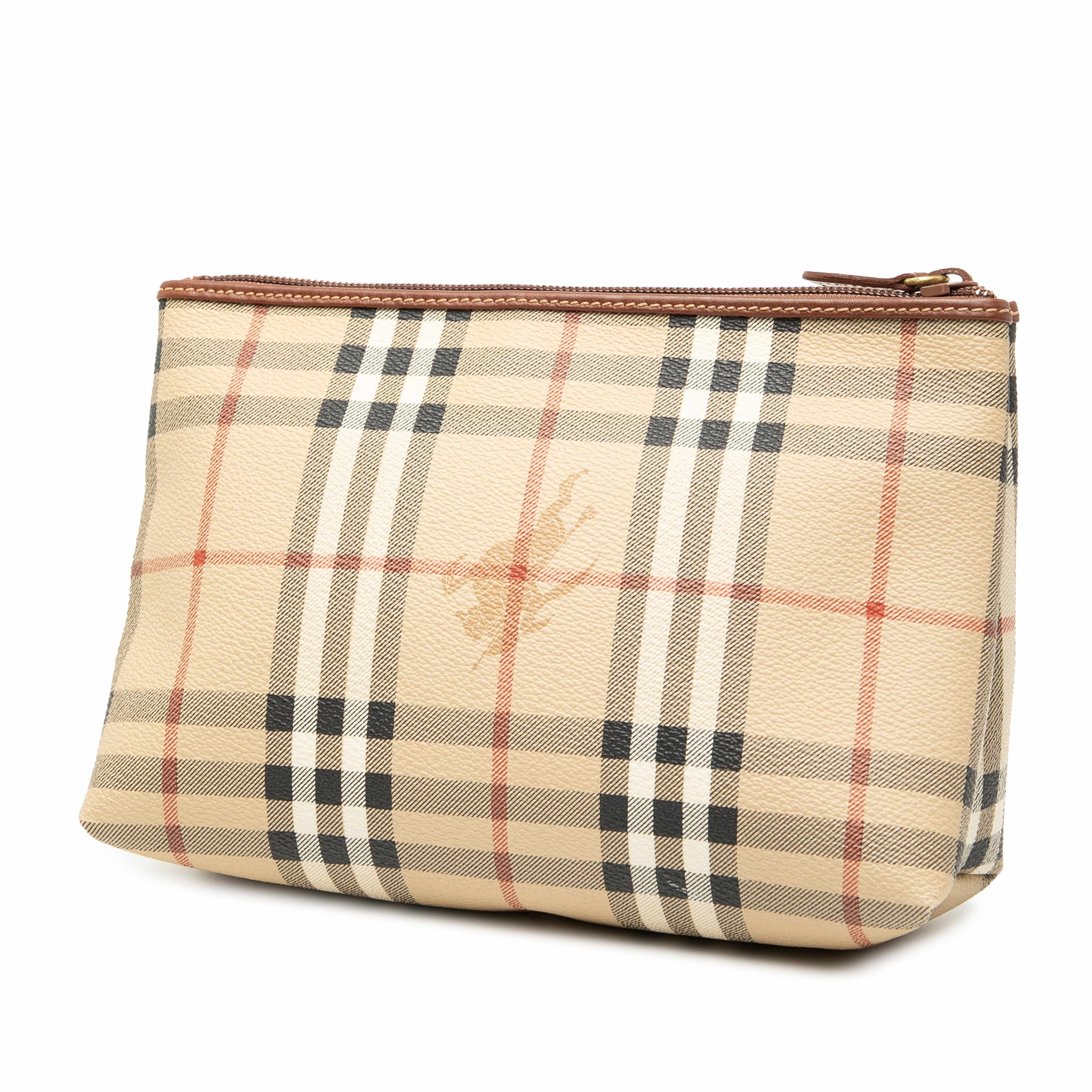 Burberry Haymarket Check Coated Canvas Pouch, från Luxclusif, i färgen beige. Klicka för att öppna bilden i stort format
