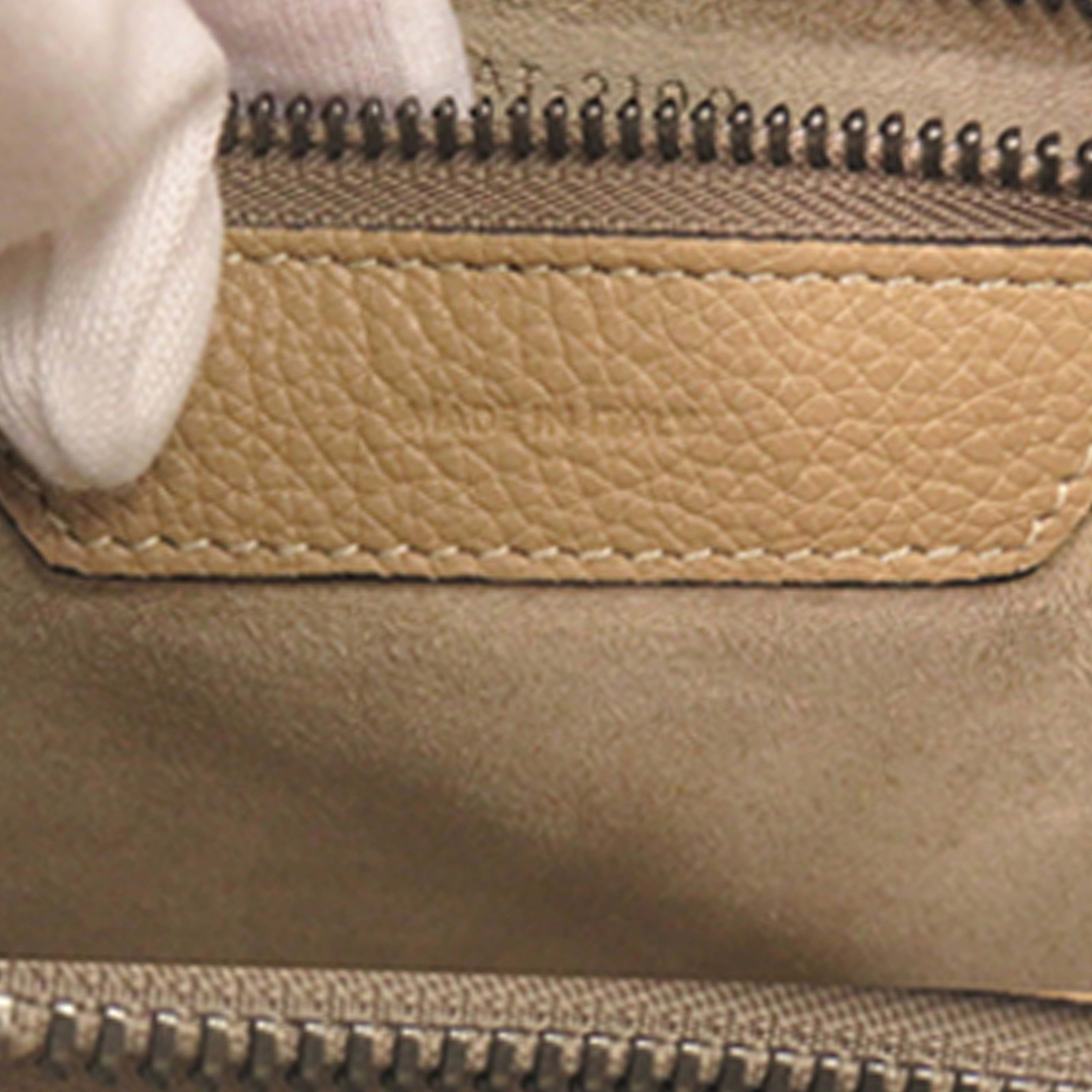 Celine Micro Leather Luggage Tote, från Luxclusif, i färgen beige. Klicka för att öppna bilden i stort format