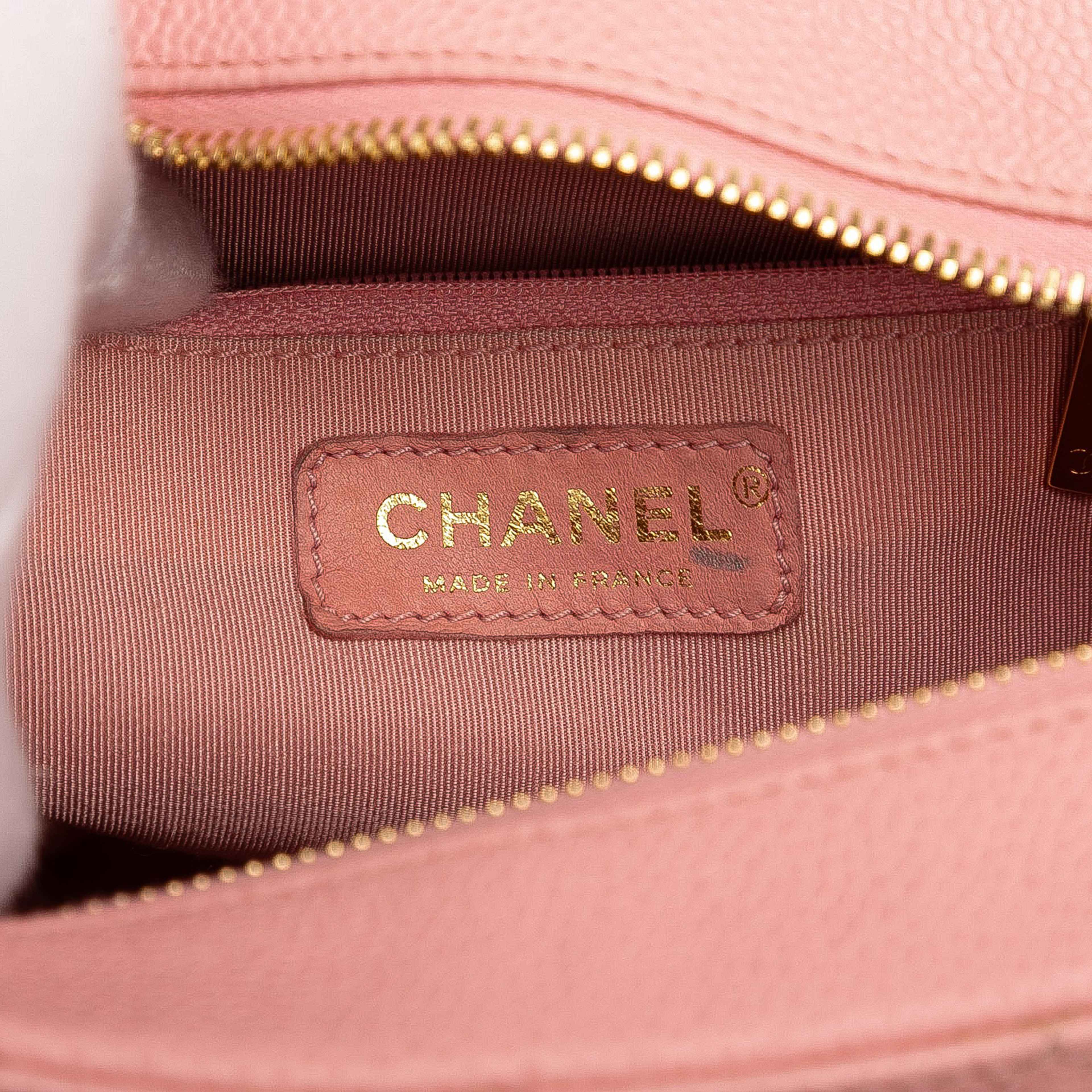 Chanel Quilted Caviar Timeless Shoulder Bag, från Luxclusif, i färgen pink. Klicka för att öppna bilden i stort format