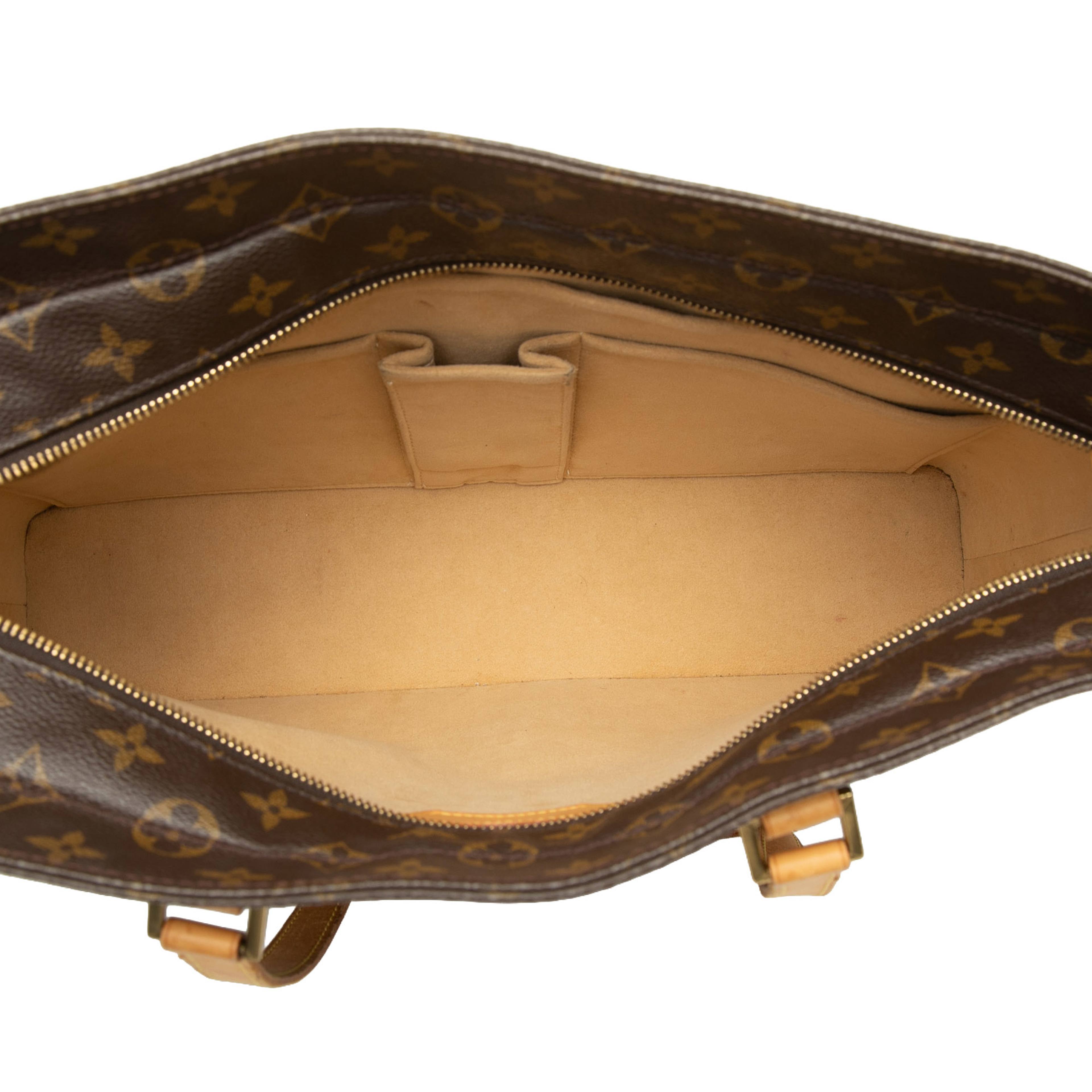 Louis Vuitton Monogram Luco, från Luxclusif, i färgen brun. Klicka för att öppna bilden i stort format