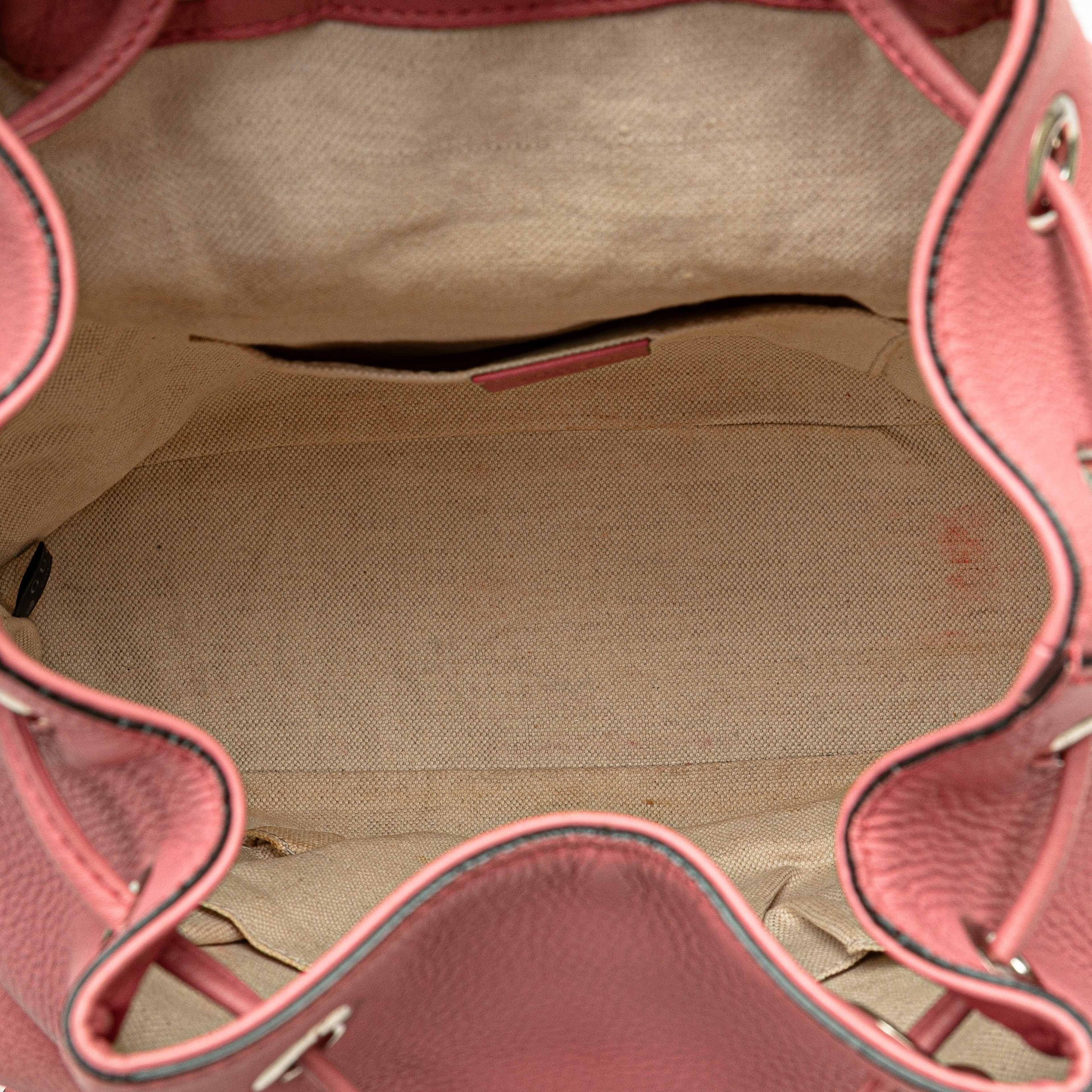 Gucci Leather Bamboo Tassel Backpack, från Luxclusif, i färgen pink.